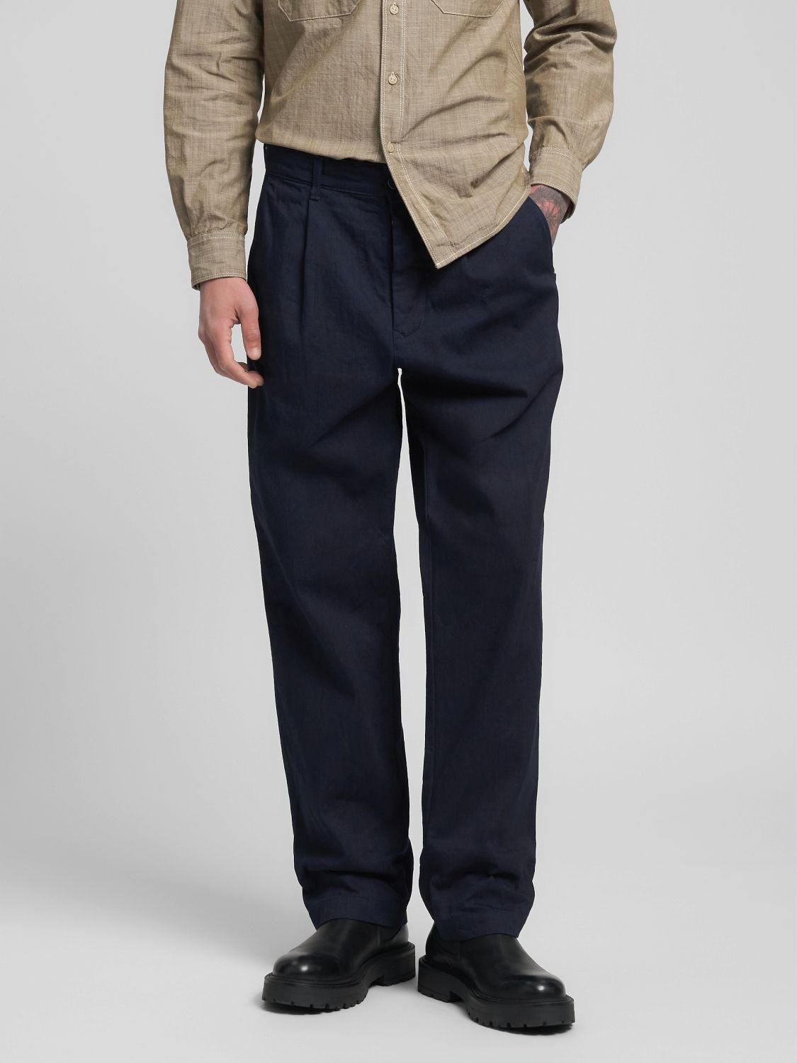 REPLAY ELYM RELAXED-FIT DENIM CHINOS MA9047.000.960 07A DARK BLUE 2