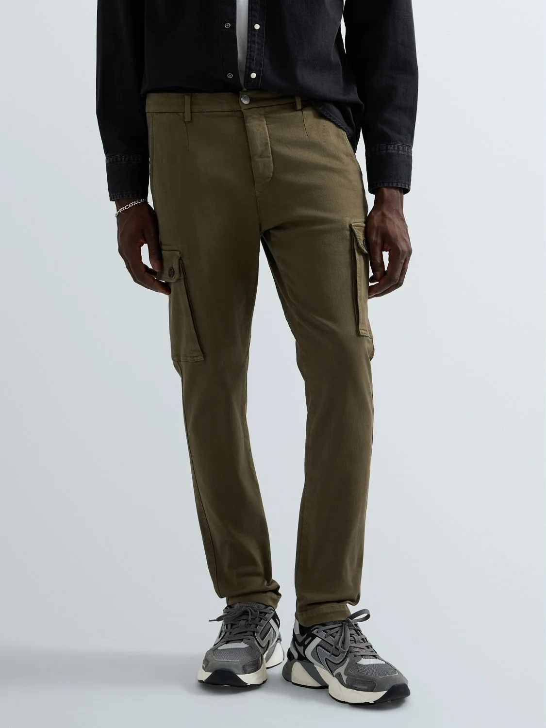 REPLAY JAAN SLIM-FIT CARGO JEANS M9649E.000.8366197 IVY GREEN 2