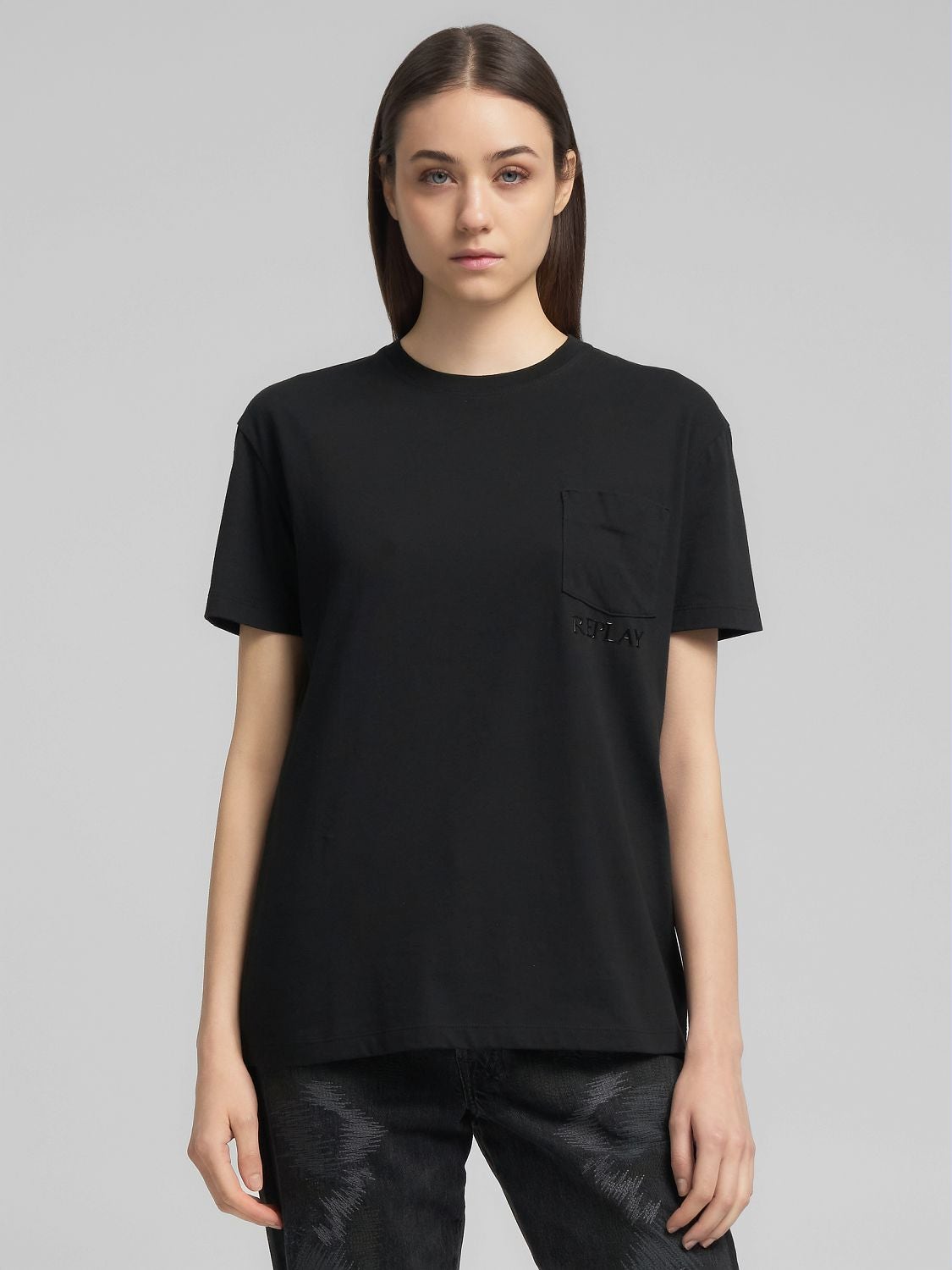 REPLAY T-SHIRT WITH BREAST POCKET AND LETTERING W3416A.000.23732P BLACK 2