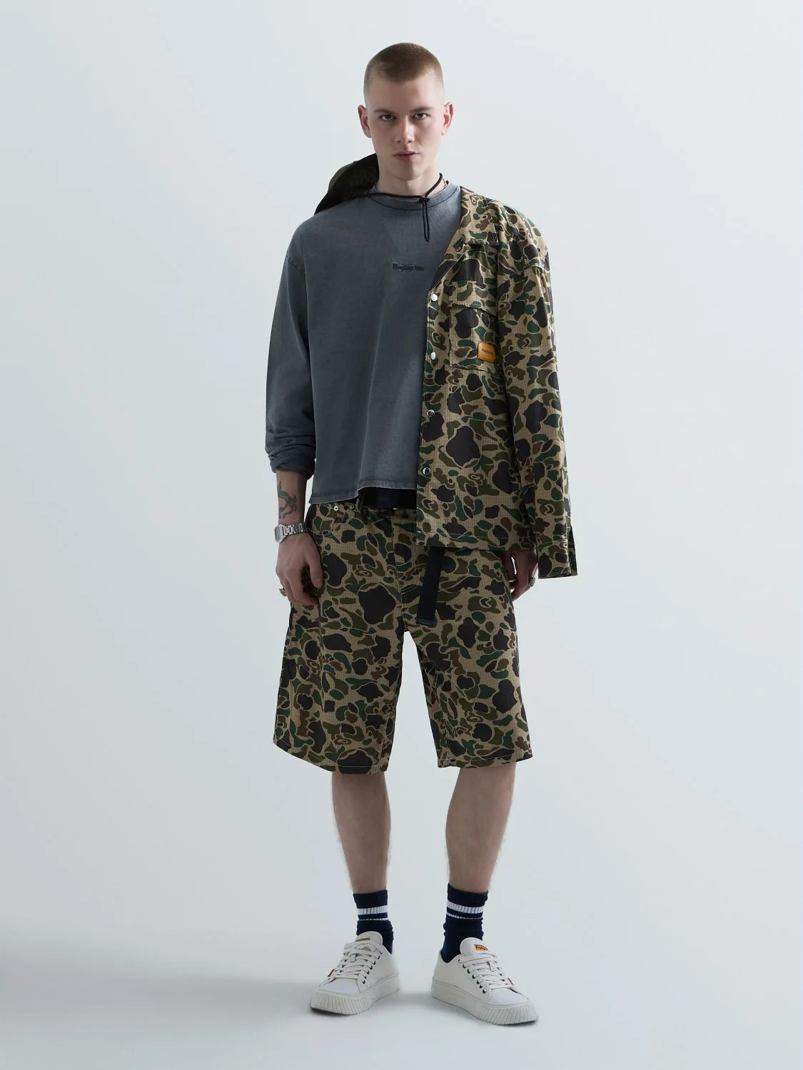 REPLAY REPLAY INC. UNISEX LONG-SLEEVED SCRIPT T-SHIRT KU6042.000.D23846N STONE GREY 1