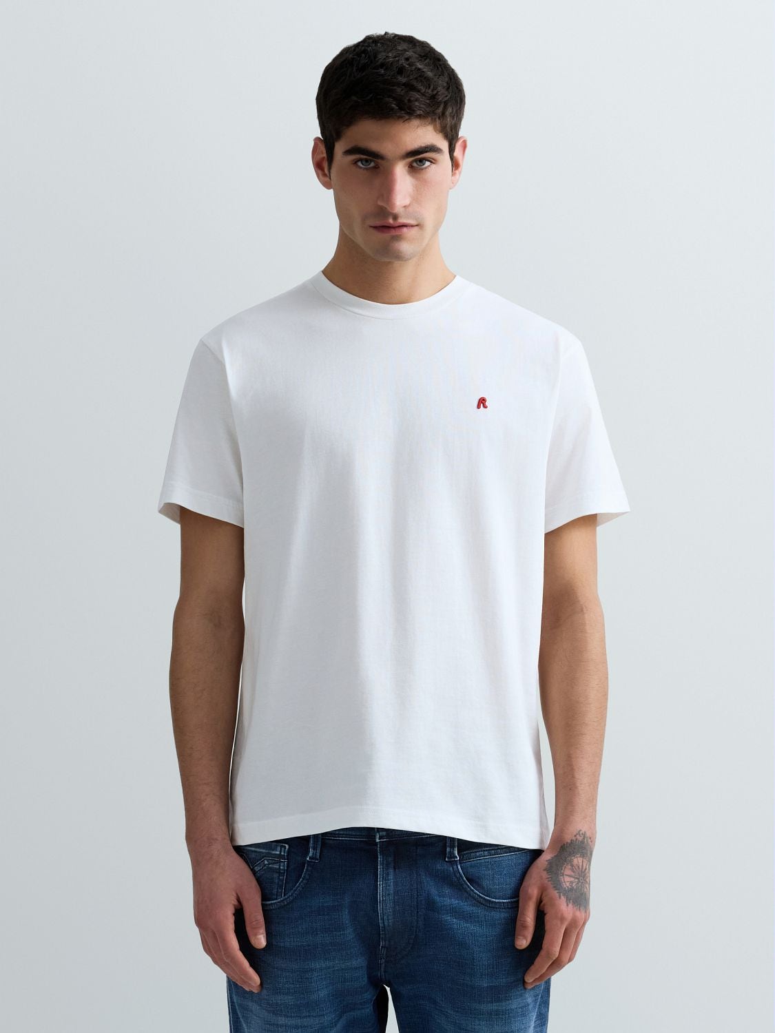 REPLAY T-SHIRT EN JERSEY AVEC LOGO R ROUGE M3015 .000.2660 NATURAL WHITE 2