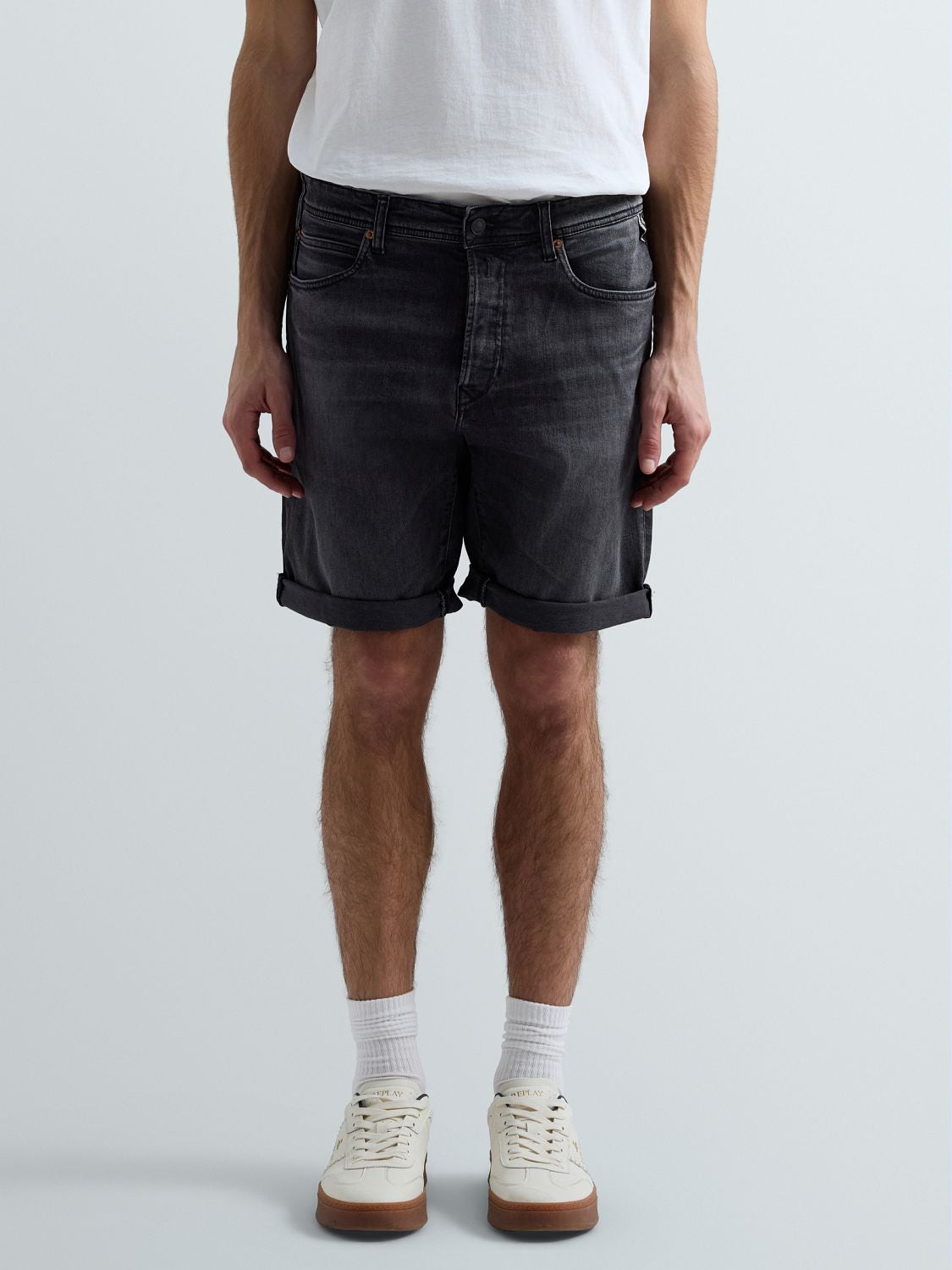 REPLAY RBJ.981 TAPERED-FIT SHORTS MA981Y.000.573B116 DARK GREY 2