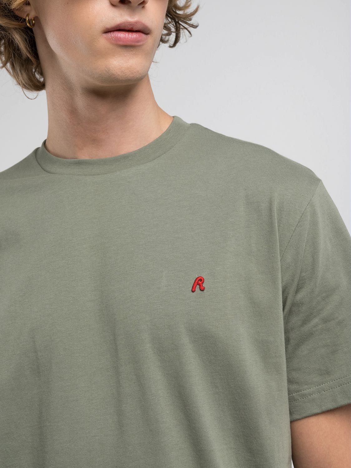 Jersey t-shirt with r embroidery Sage green- | Replay Jeans