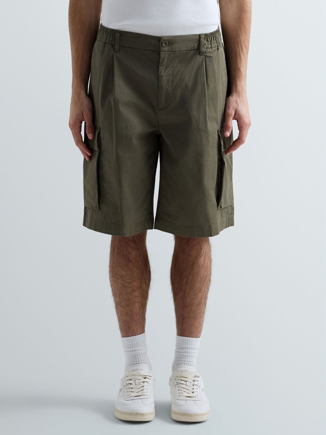 REGULAR-FIT SHORTS WITH POCKETS