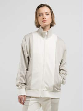 SWEATSHIRT MIT DURCHGEHENDEM REISSVERSCHLUSS UND LOGOSTREIFEN