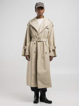 TRENCHCOAT AUS BAUMWOLLE IN LOCKERER PASSFORM