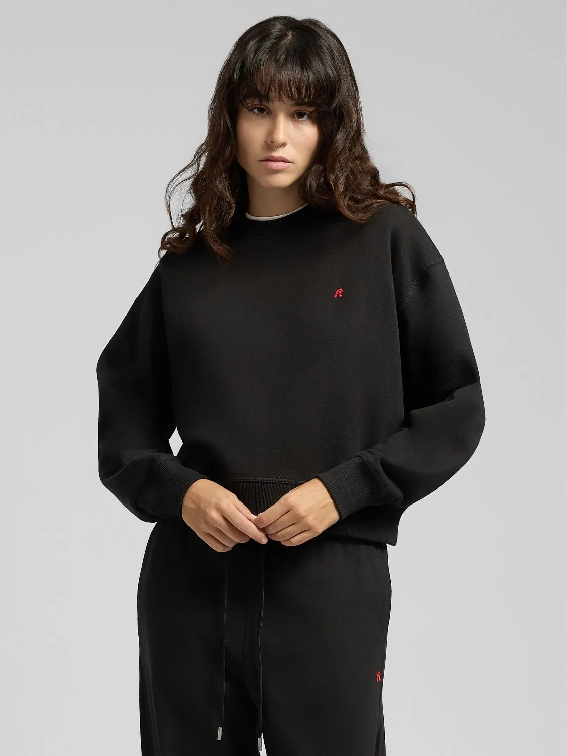 REPLAY COTTON SWEATSHIRT WITH R EMBROIDERY W3461C.000.23808 BLACK 2