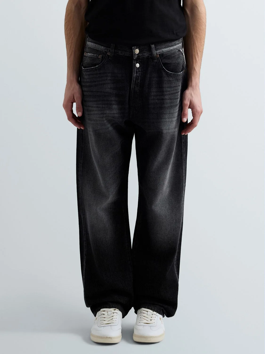 REPLAY M9ZERO1 STRAIGHT-FIT JEANS M9Z1  .000.804 770 BLACK DELAVÈ 2