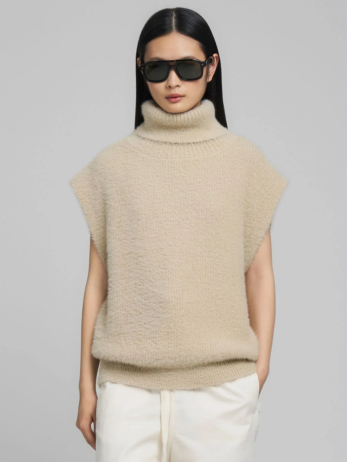 REPLAY HAIRY-EFFECT SLEEVELESS PULLOVER DK3926.000.G23916 BROWN RICE 2