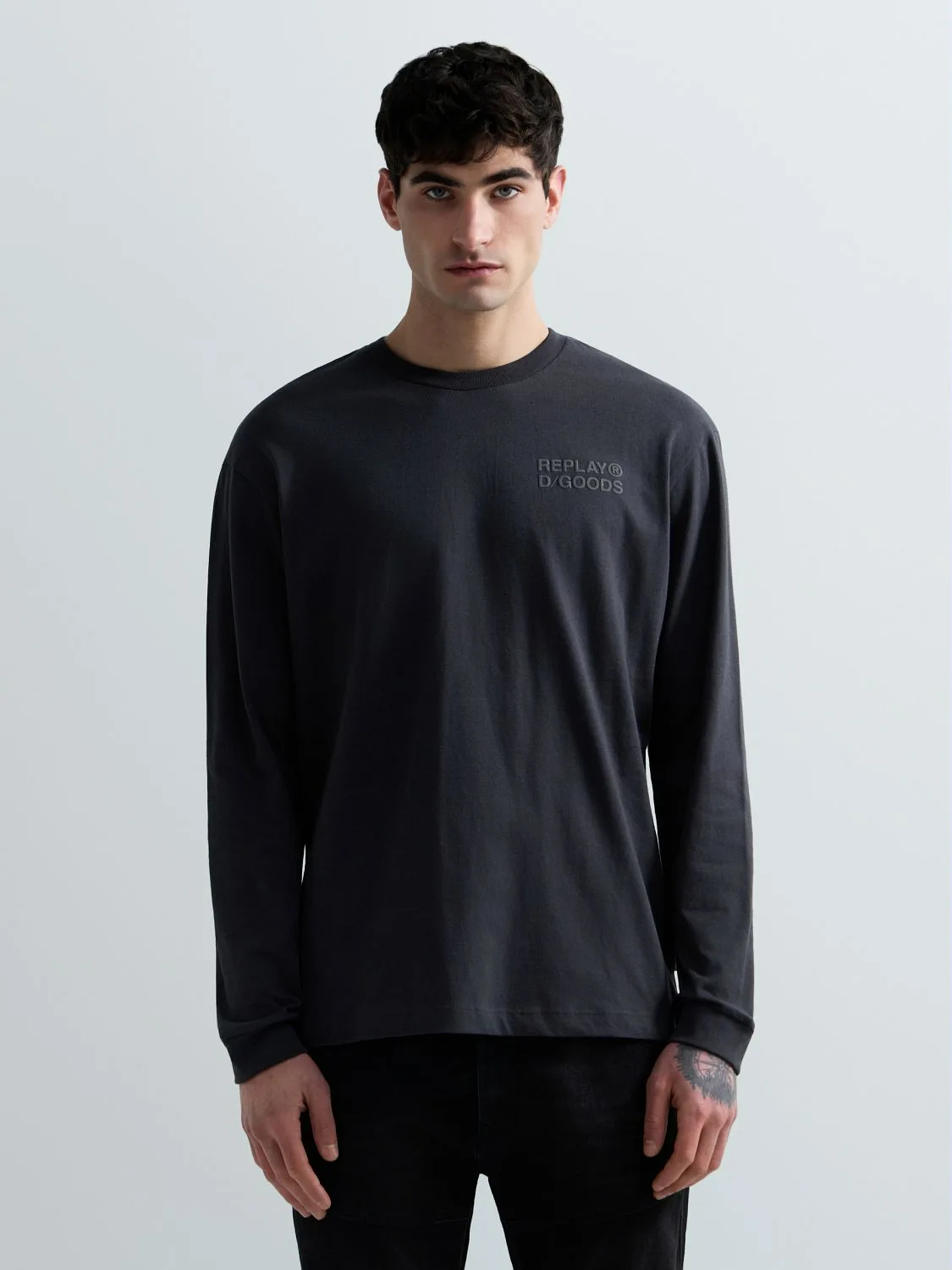 T-SHIRT IM RELAXED FIT MIT SCHRIFTZUG
