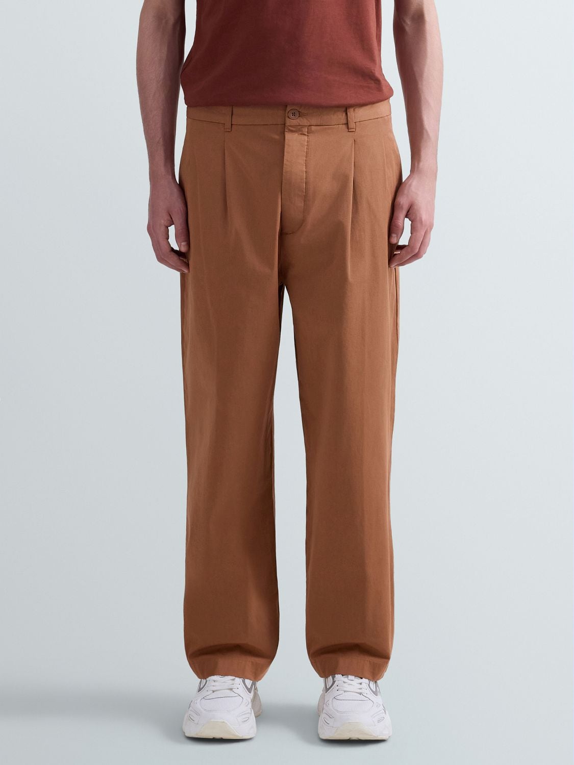 REPLAY RELAXED-FIT ORGANIC COTTON TWILL TROUSERS M9056 .000.85515 TOBACCO 2