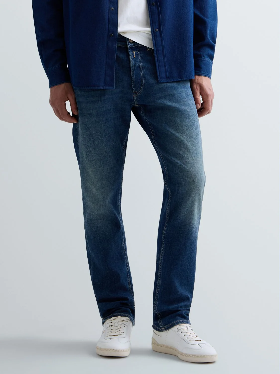 REPLAY GROVER STRAIGHT-FIT JEANS M0972 .000.573 224 MEDIUM BLUE 2