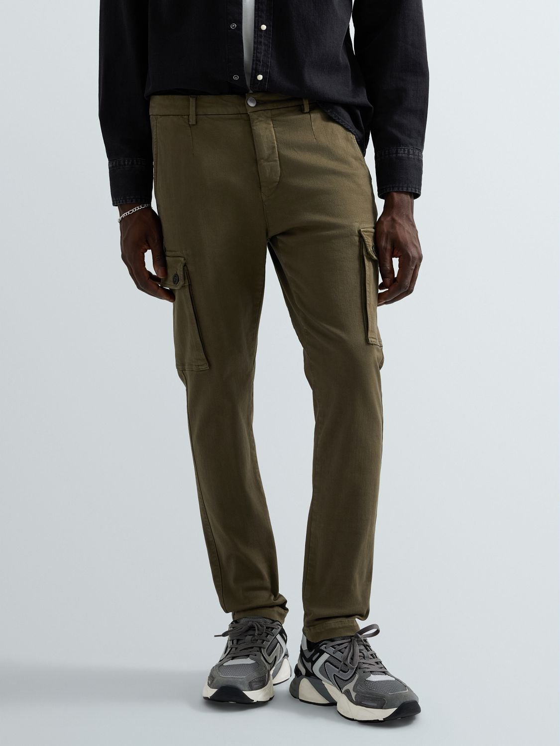 REPLAY JAAN SLIM-FIT CARGO JEANS M9649E.000.8366197 IVY GREEN 2