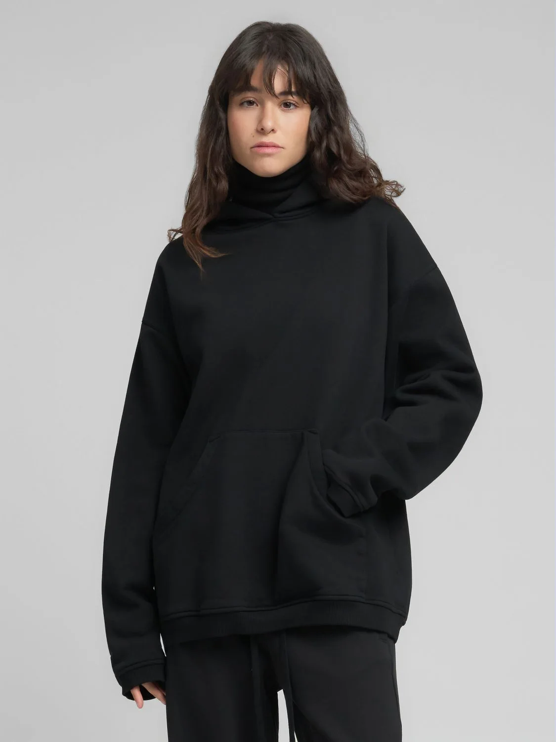 KAPUZENSWEATSHIRT MIT STICKEREI