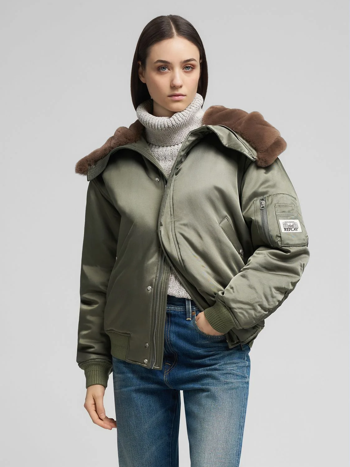 REPLAY CROPPED FAUX FUR JACKET WITH HOOD W7913 .000.85142 SAGE GREEN 2