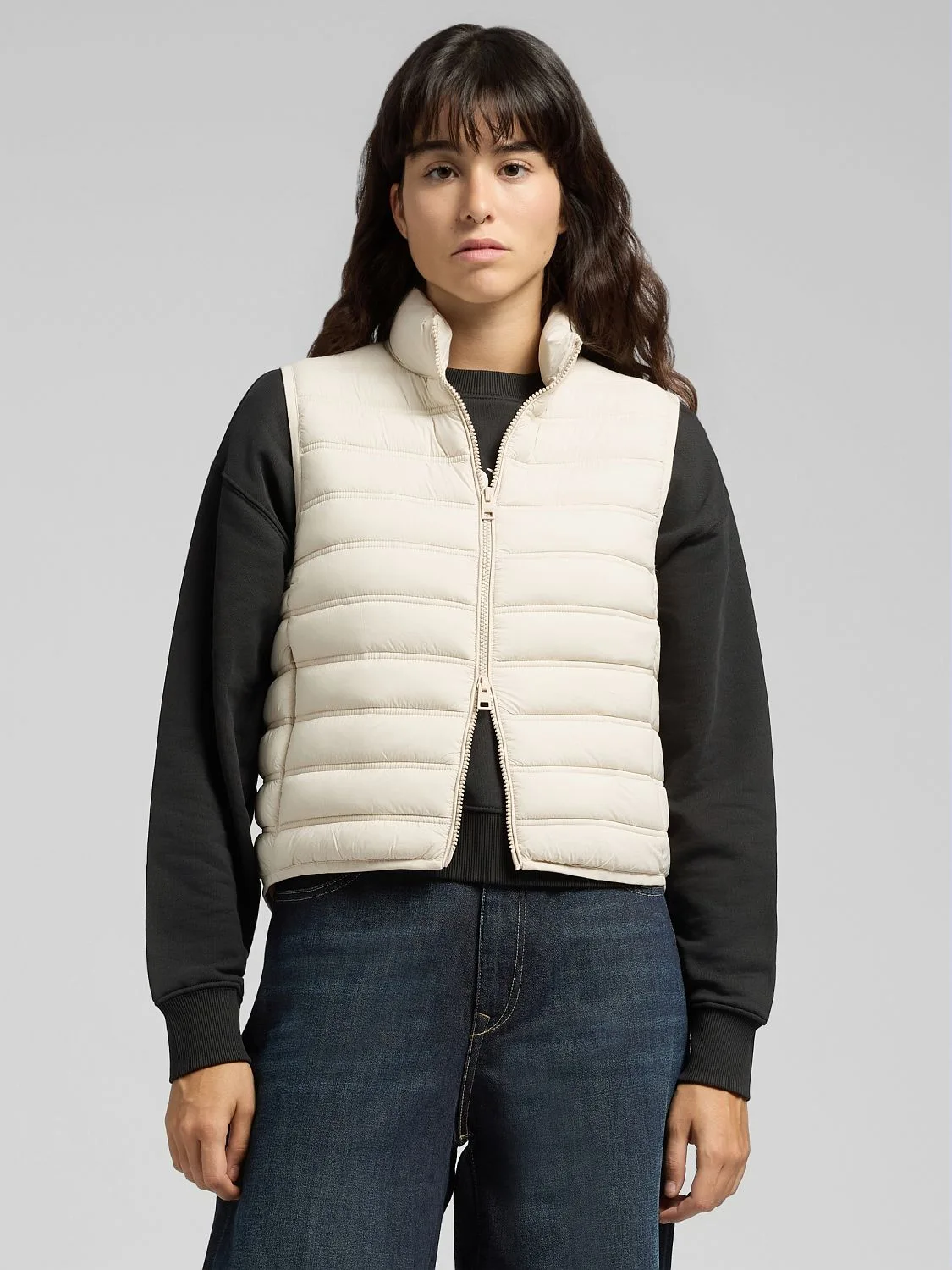 REPLAY PADDED AND QUILTED VEST W7926 .000.85272 SANDSHELL 2