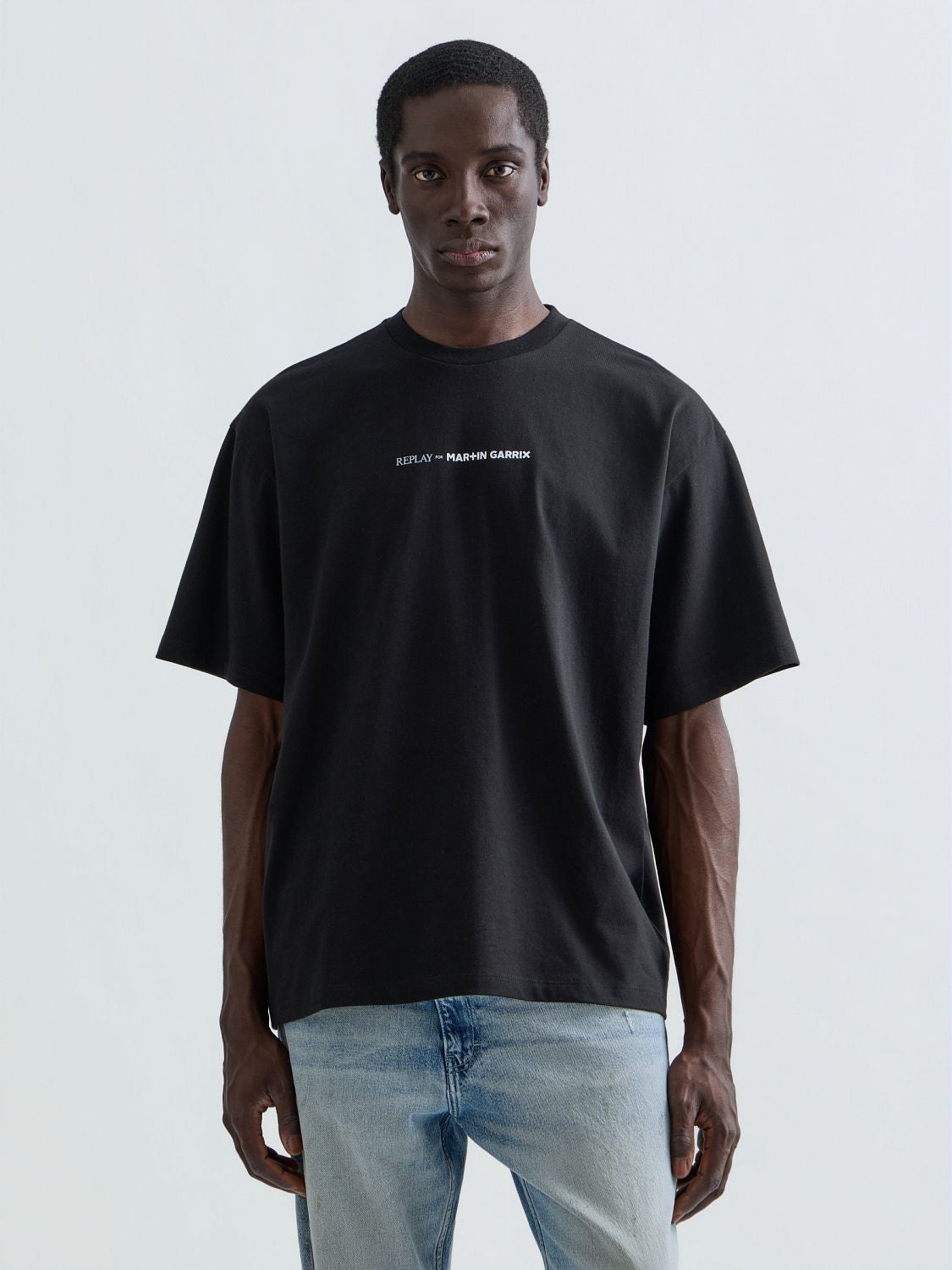 REPLAY REPLAY X MARTIN GARRIX T-SHIRT WITH LOGO AND WRITING M005W .004.00QM9 BLACK 2