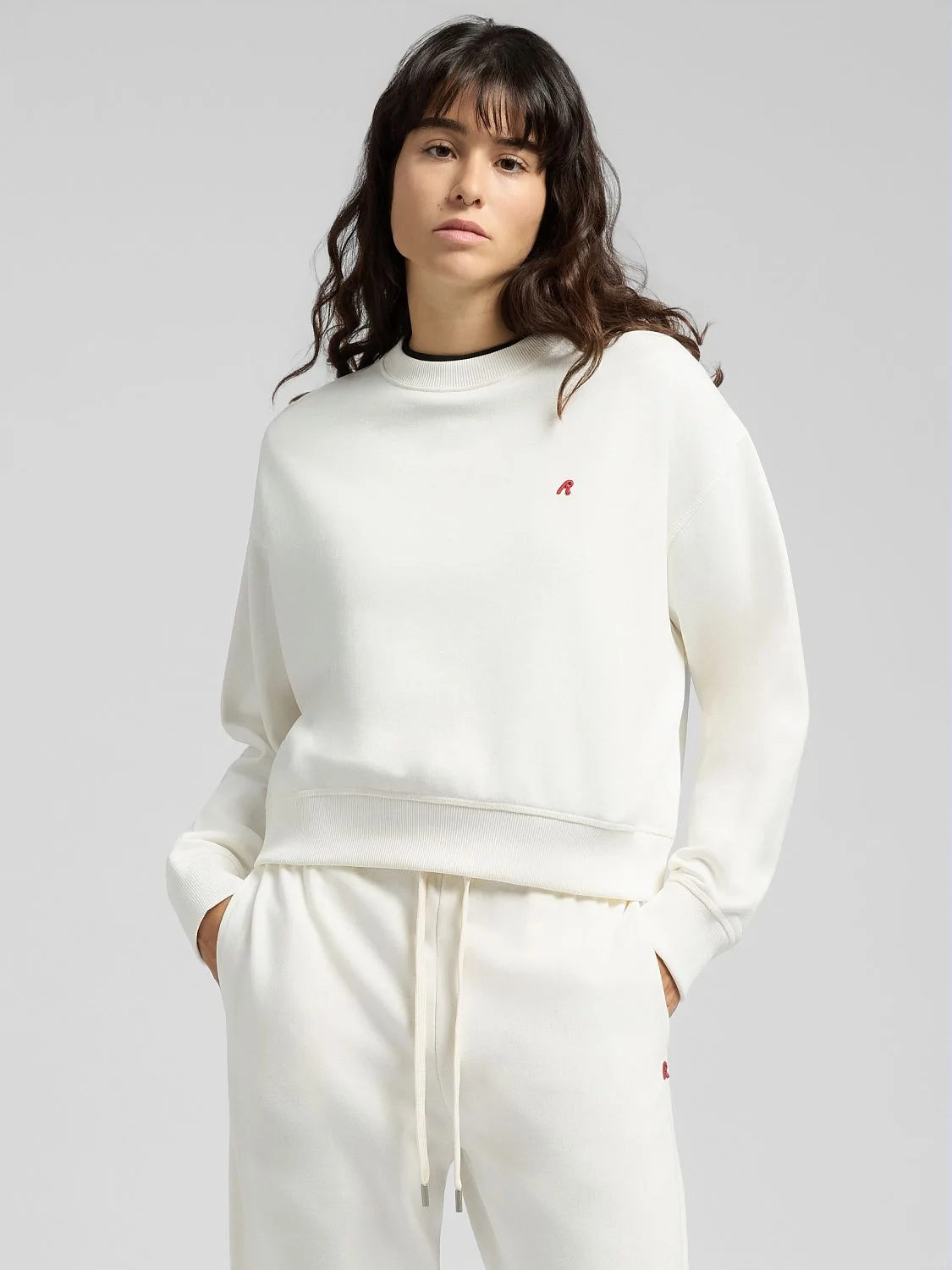REPLAY COTTON SWEATSHIRT WITH R EMBROIDERY W3461C.000.23808 NATURAL WHITE 2