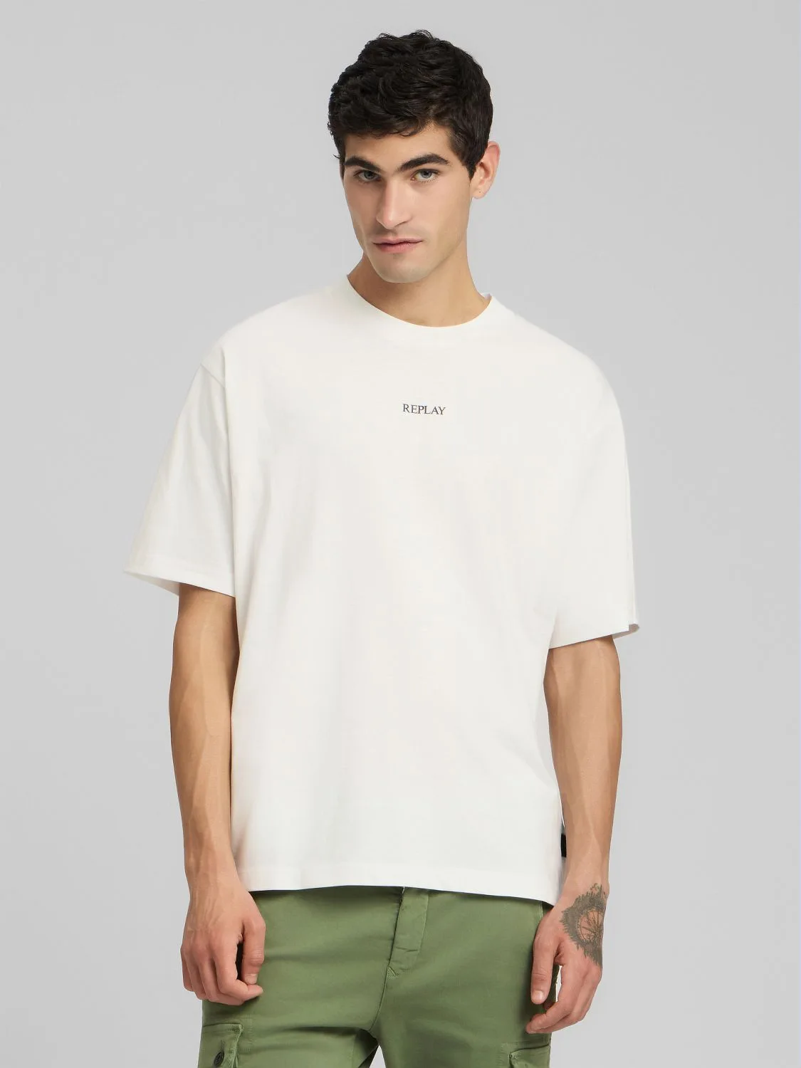REPLAY COTTON T-SHIRT WITH REPLAY LETTERING M3100 .000.23608P NATURAL WHITE 2