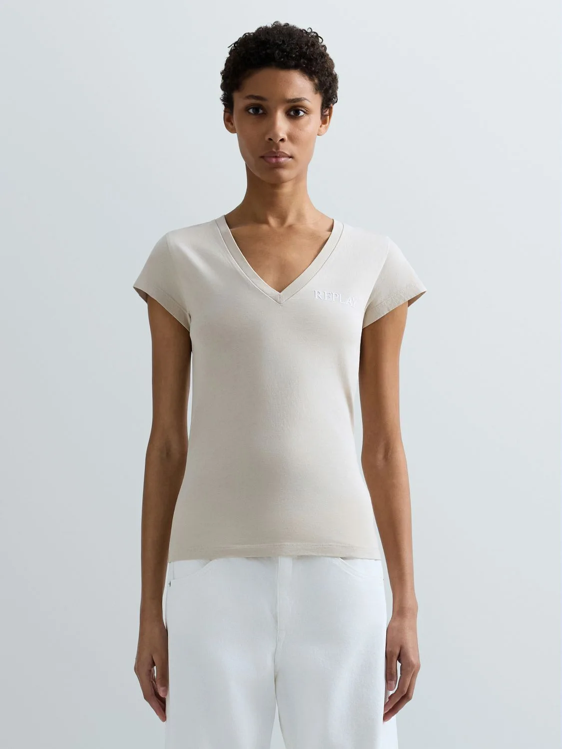 REPLAY JERSEY V-NECK T-SHIRT WITH LOGO W3467B.000.22658D SILVER CLOUD 2