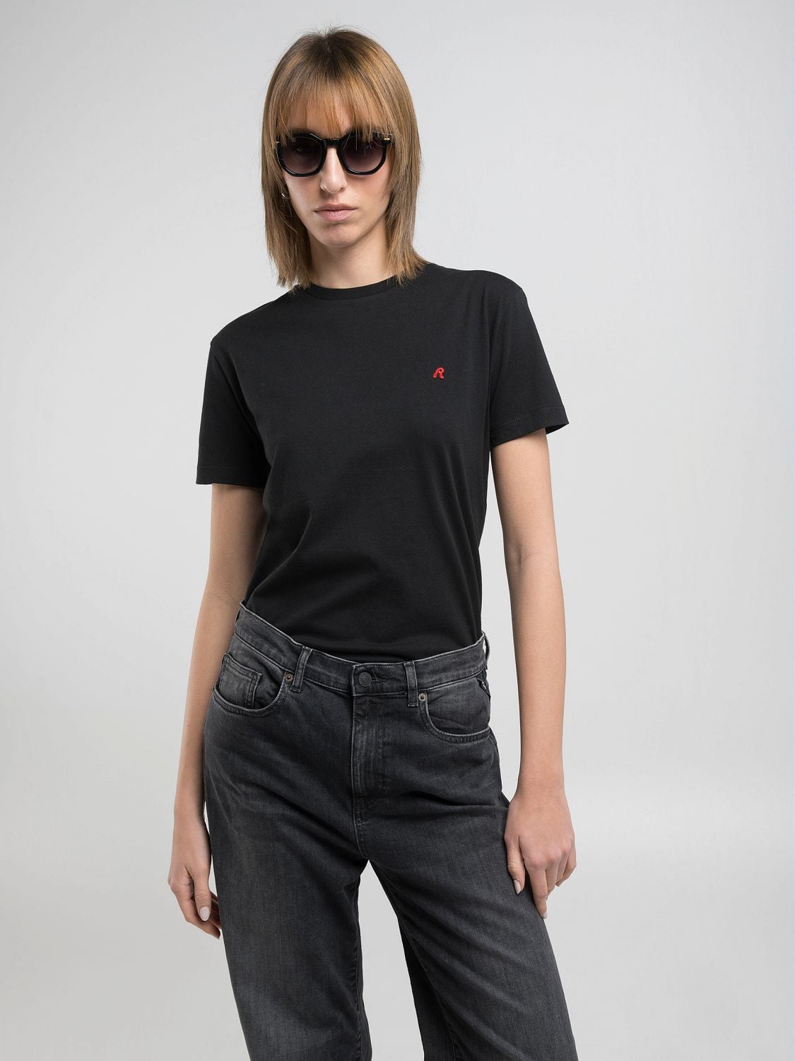 REPLAY CAMISETA REGULAR FIT CON BORDADO W3566B.000.2660 BLACK 1