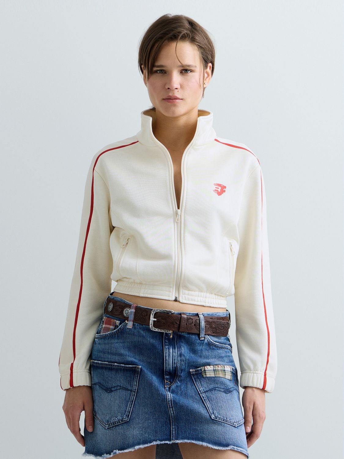 REPLAY CROPPED SWEATSHIRT WITH ZIP IN A SATIN-FINISH COTTON BLEND W0023 .000.7241R EGGNOG 2