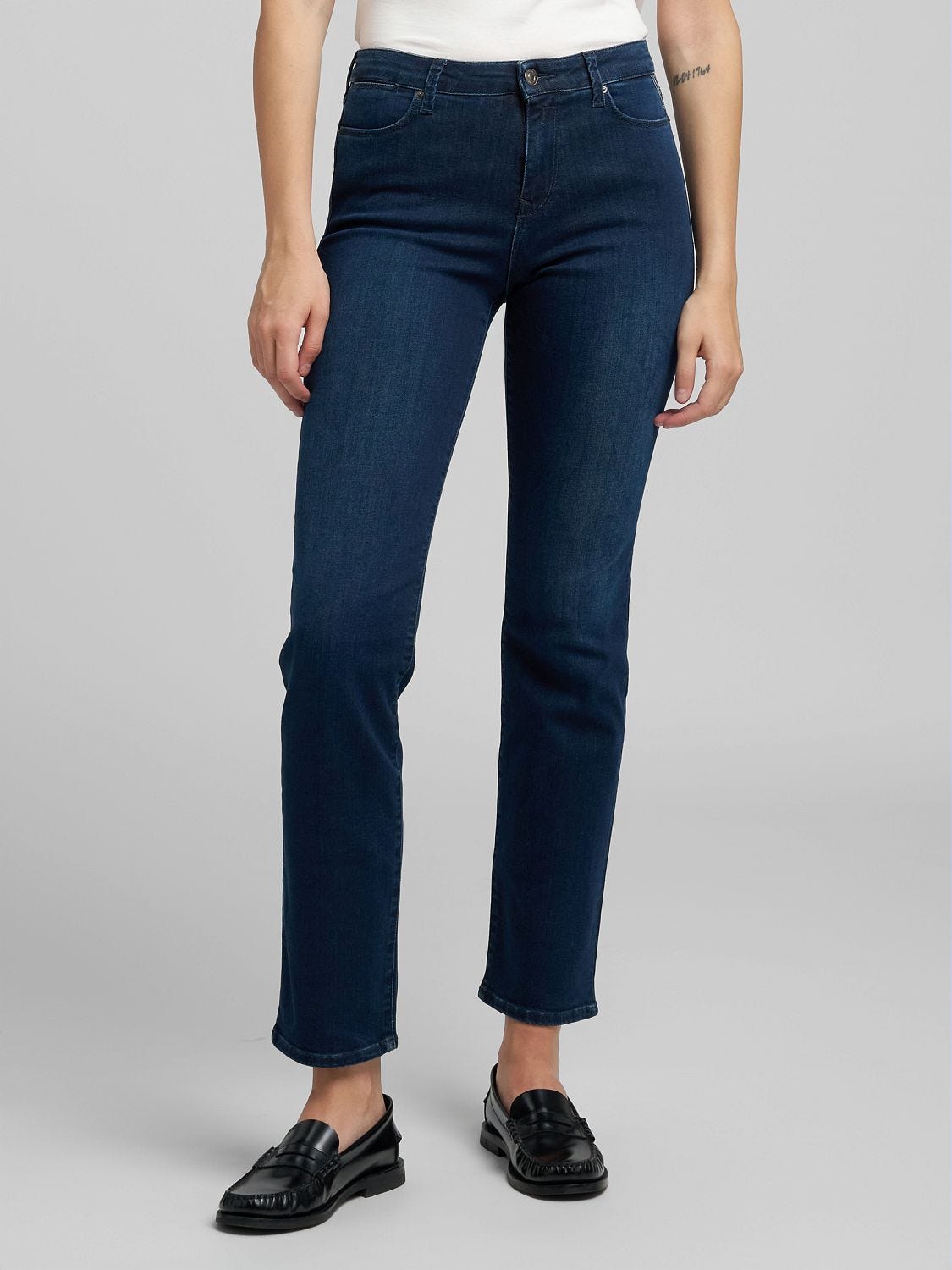 送料込★REPLAY★WA516.000.805835 ジーンズ Zolie straight-fit jeans Medium blue | Replay Jeans