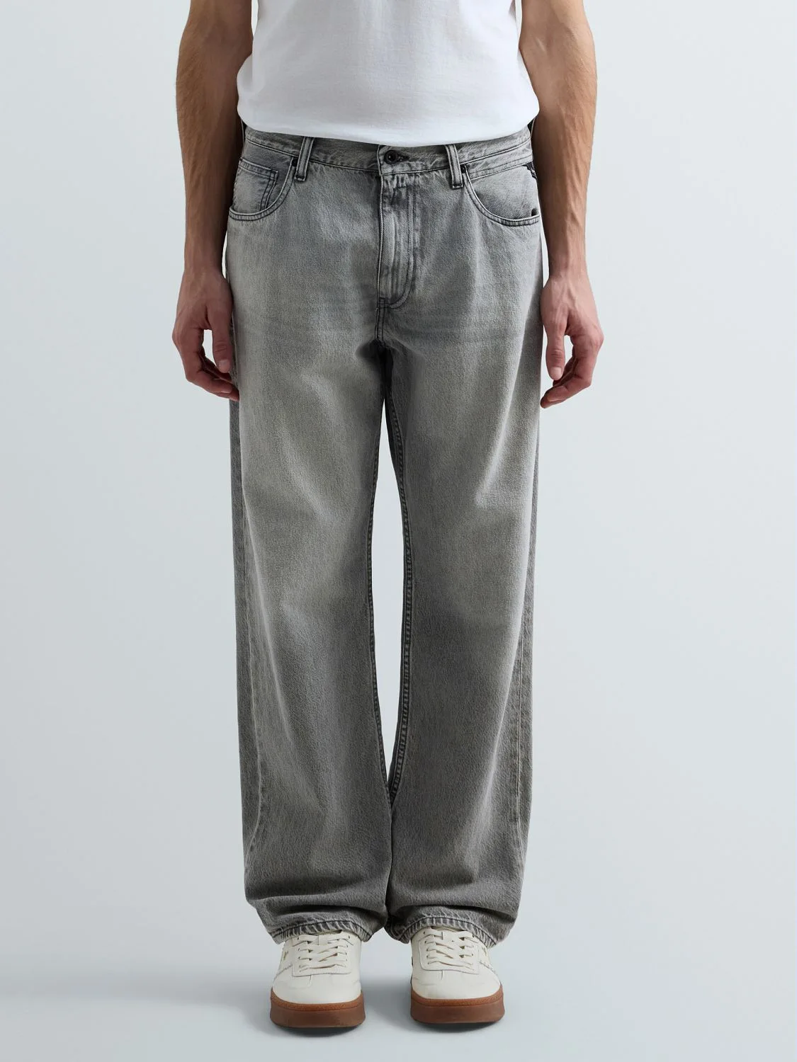 REPLAY KYRAN RELAXED-FIT JEANS M1031B.000.804 166 LIGHT GREY 2