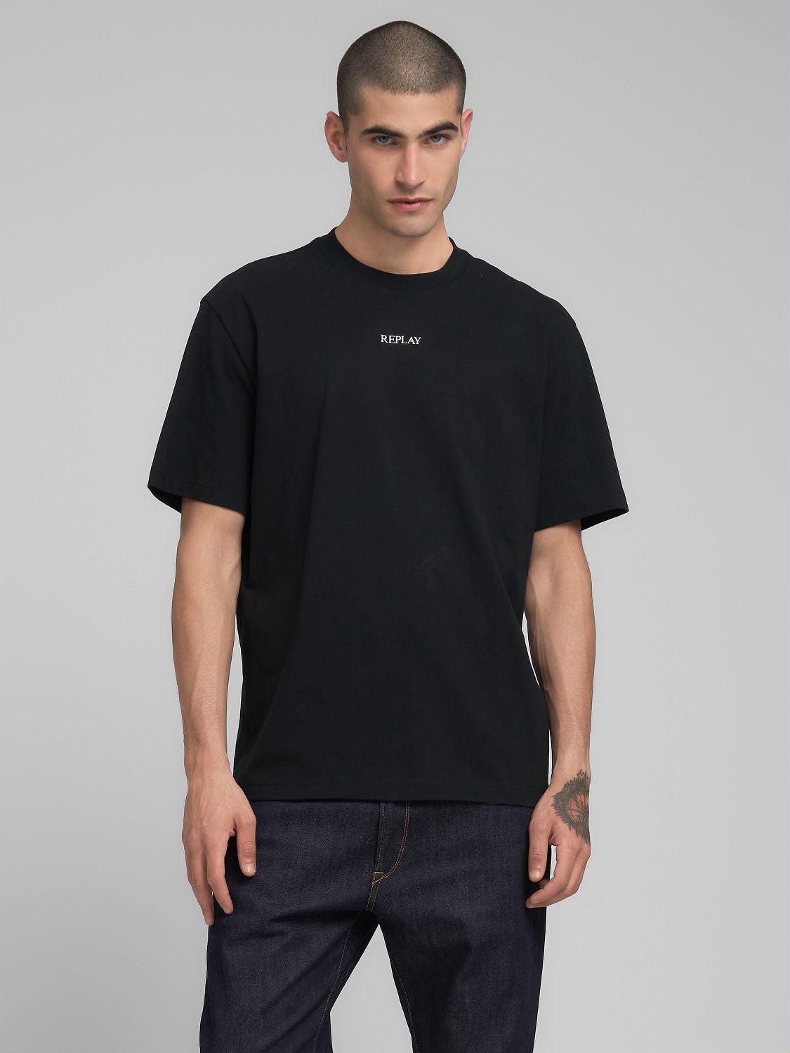 REPLAY COTTON T-SHIRT WITH REPLAY LETTERING M3100 .000.23608P BLACK 2