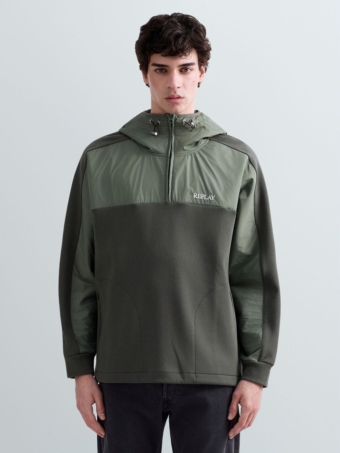 REPLAY SWEAT-SHIRT EN MOLLETON TECHNIQUE M3307 .000.23655 STRATEGY GREEN 2