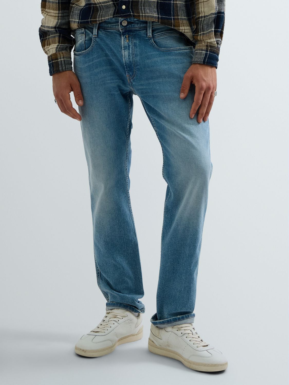 REPLAY ANBASS SLIM-FIT JEANS M0914 .000.573 228 LIGHT BLUE 2