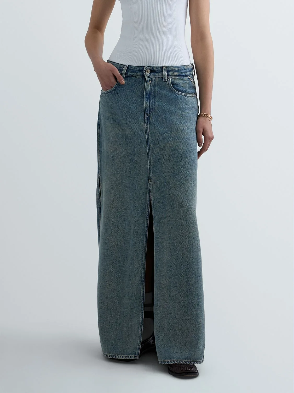 REPLAY LONG DENIM SKIRT WITH SLITS W9978 .000.940 197 LIGHT BLUE 2