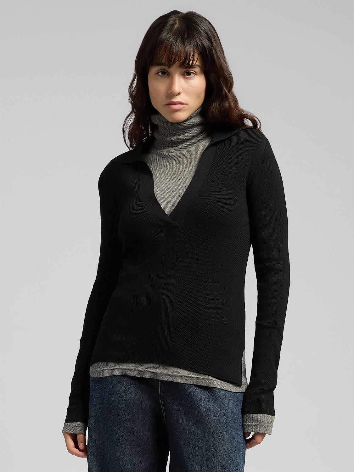 REPLAY V-NECK SWEATER DK3913.000.G23370A BLACK 2