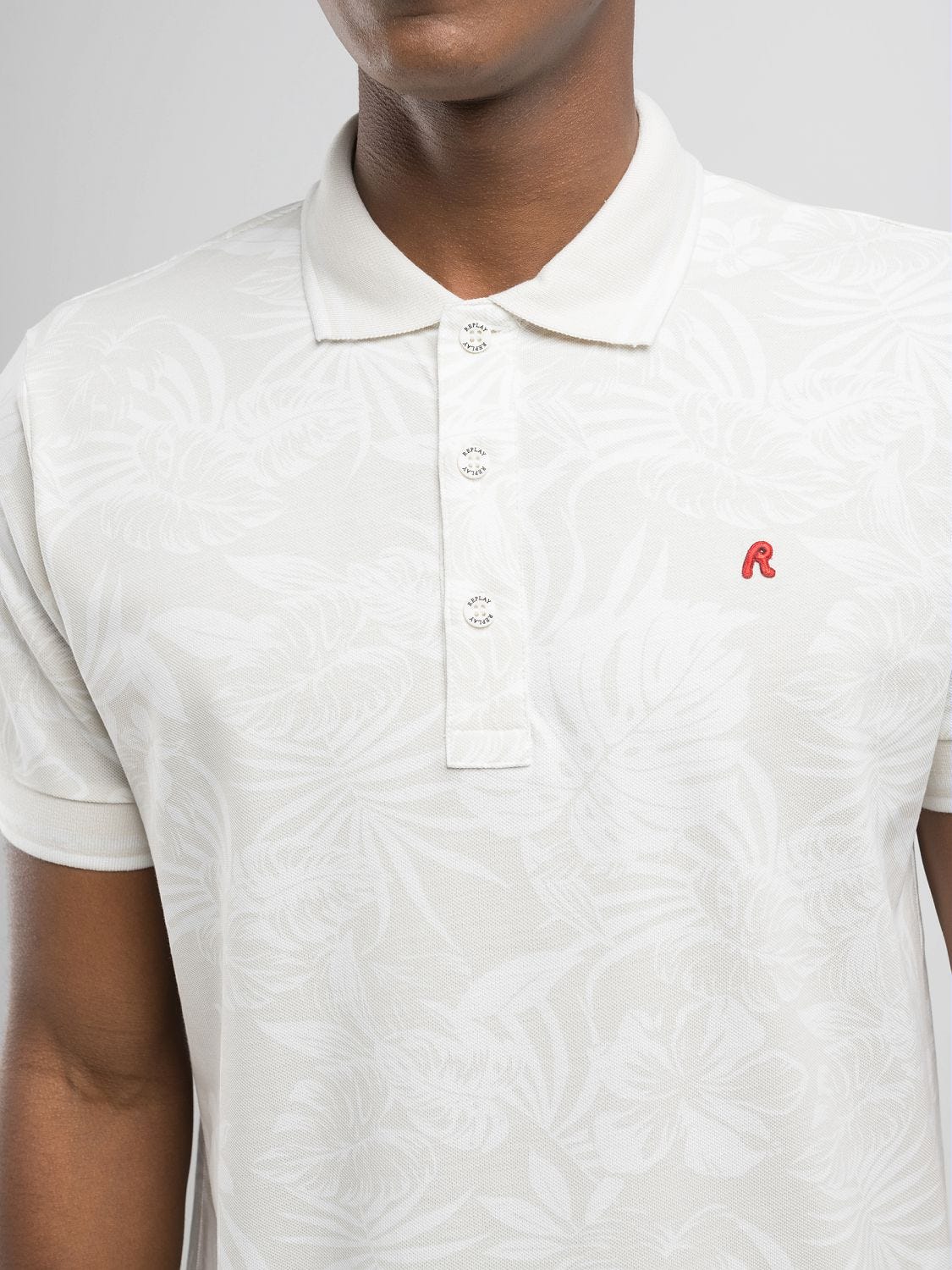 送料込★REPLAY★M3009.000.75034 ポロシャツ Piqué polo-shirt with print All over flowers alabaster/wht