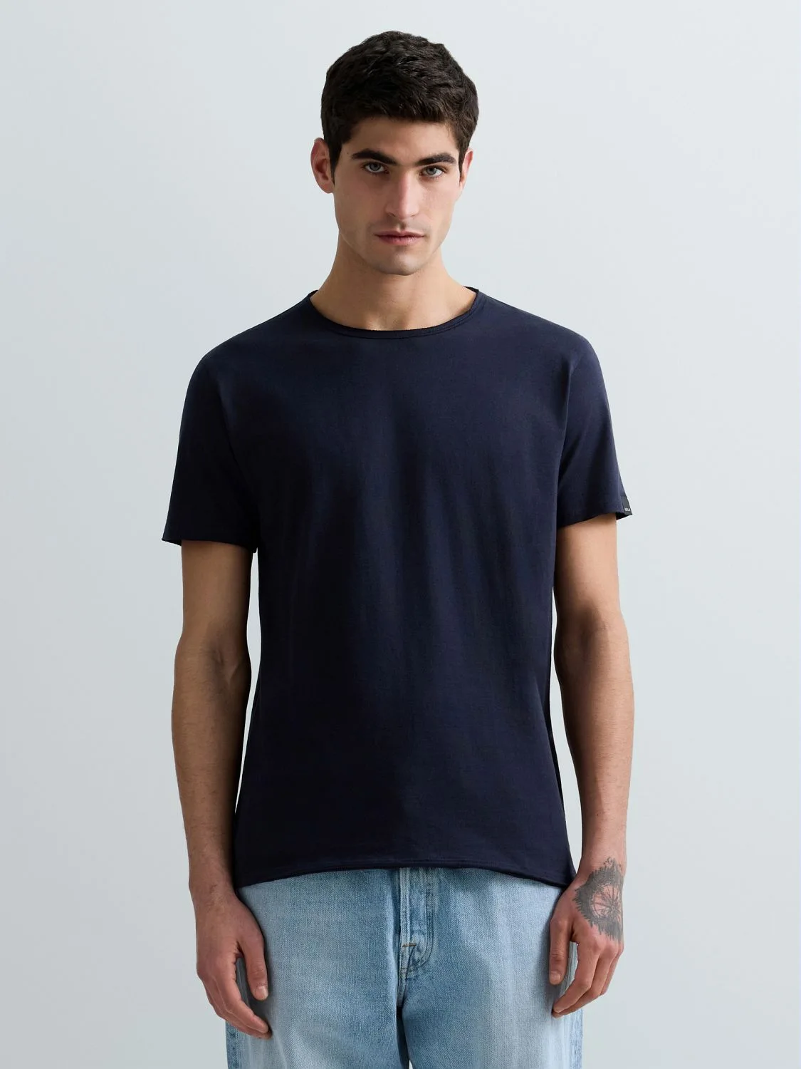 REPLAY COTTON CREW-NECK T-SHIRT M3590A.000.2660 NIGHT BLUE... 2