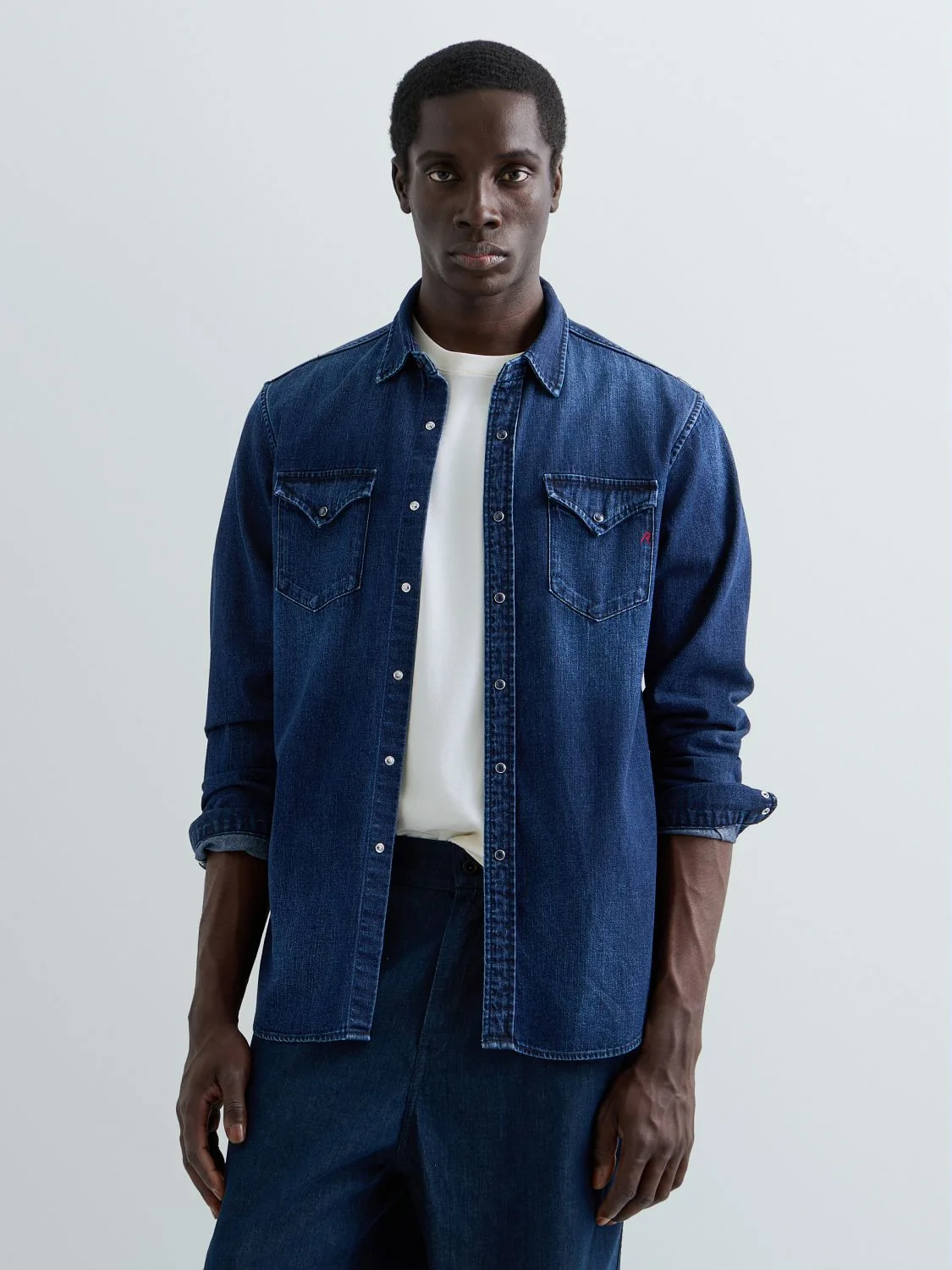 REPLAY LIGHTWEIGHT DENIM SHIRT M13L4 .000.632 20C DARK BLUE 2