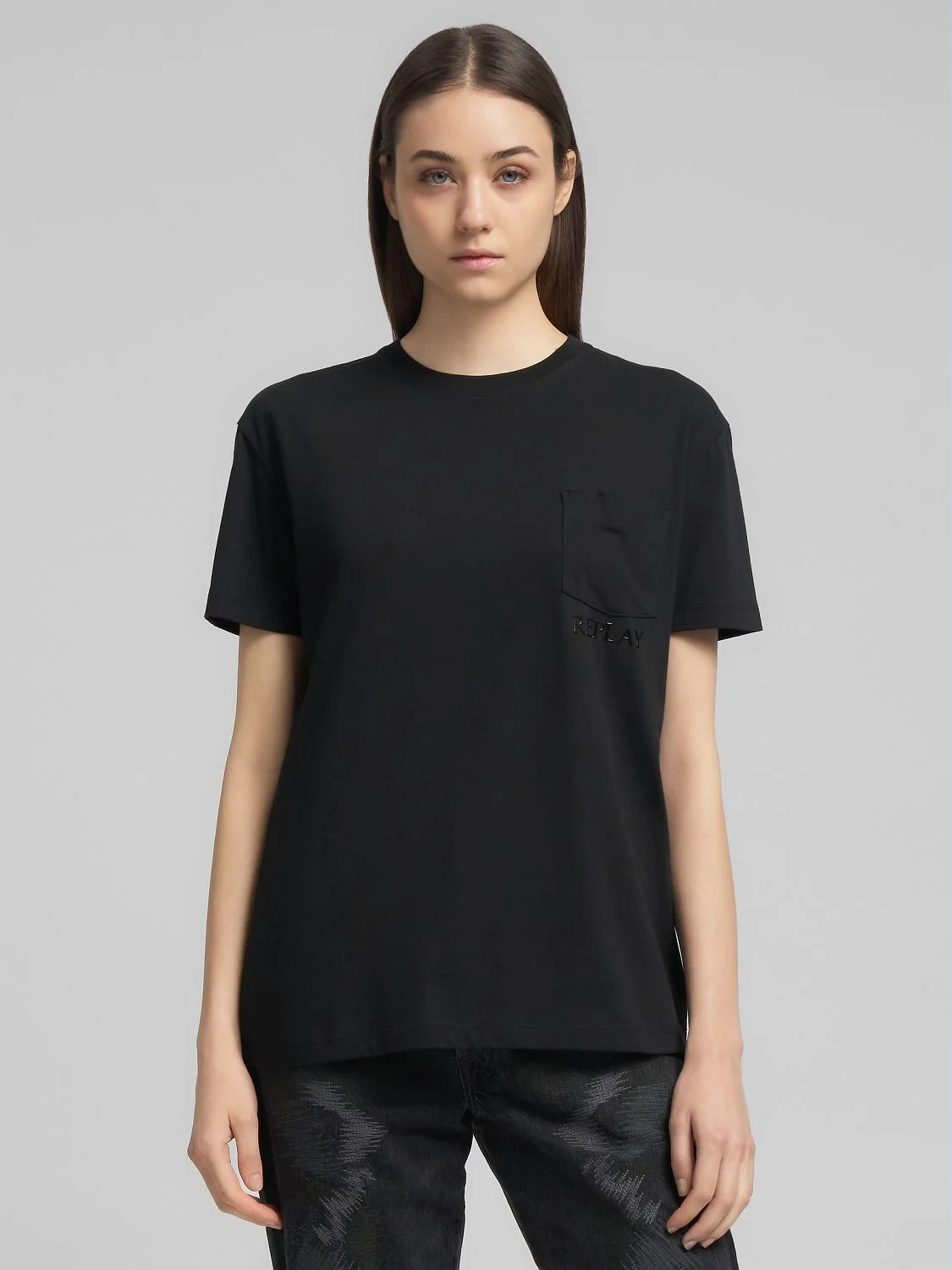 REPLAY T-SHIRT WITH BREAST POCKET AND LETTERING W3416A.000.23732P BLACK 2