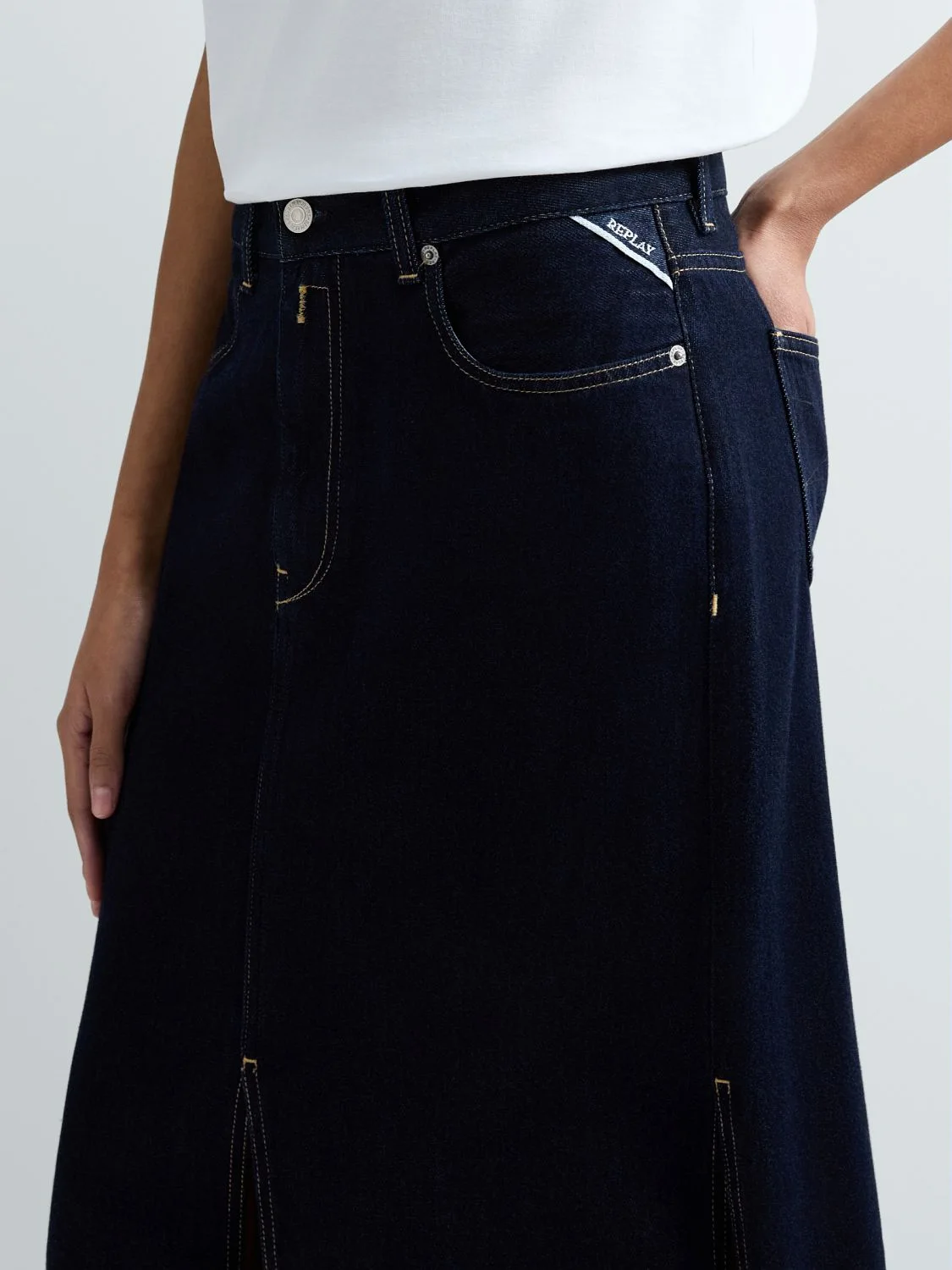 Long dark denim skirt with slits Dark blue | Replay Jeans