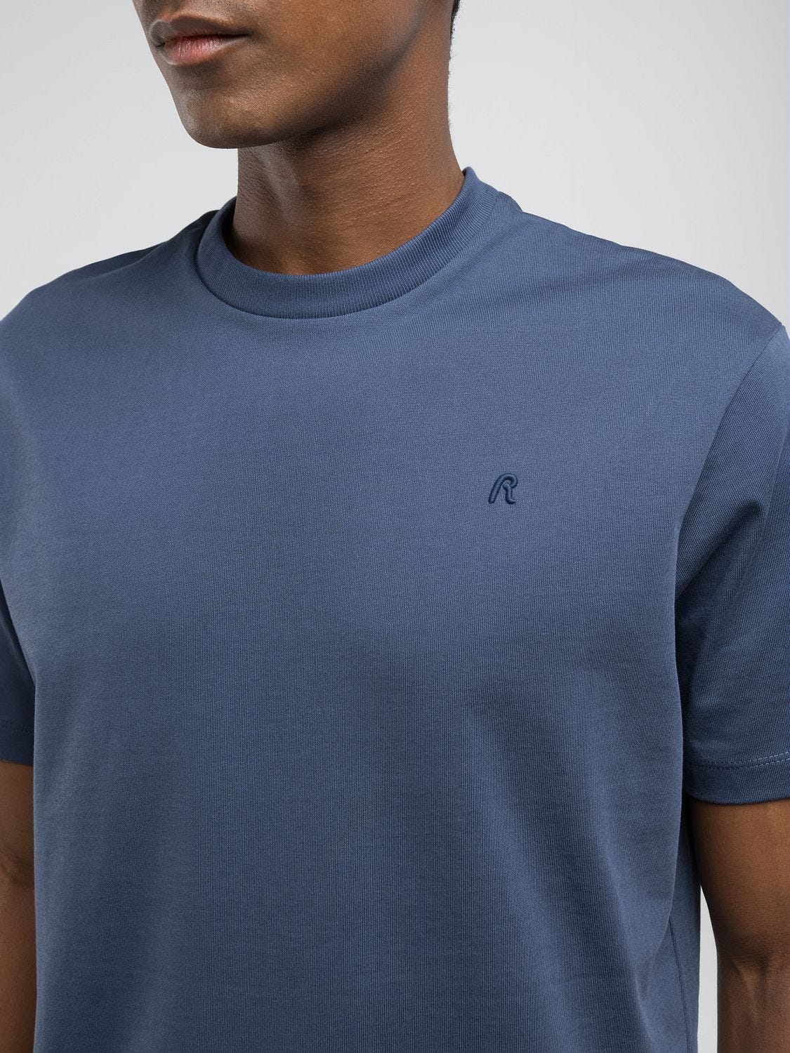 Relaxed-fit t-shirt with embroidery Medium blue | Replay Jeans