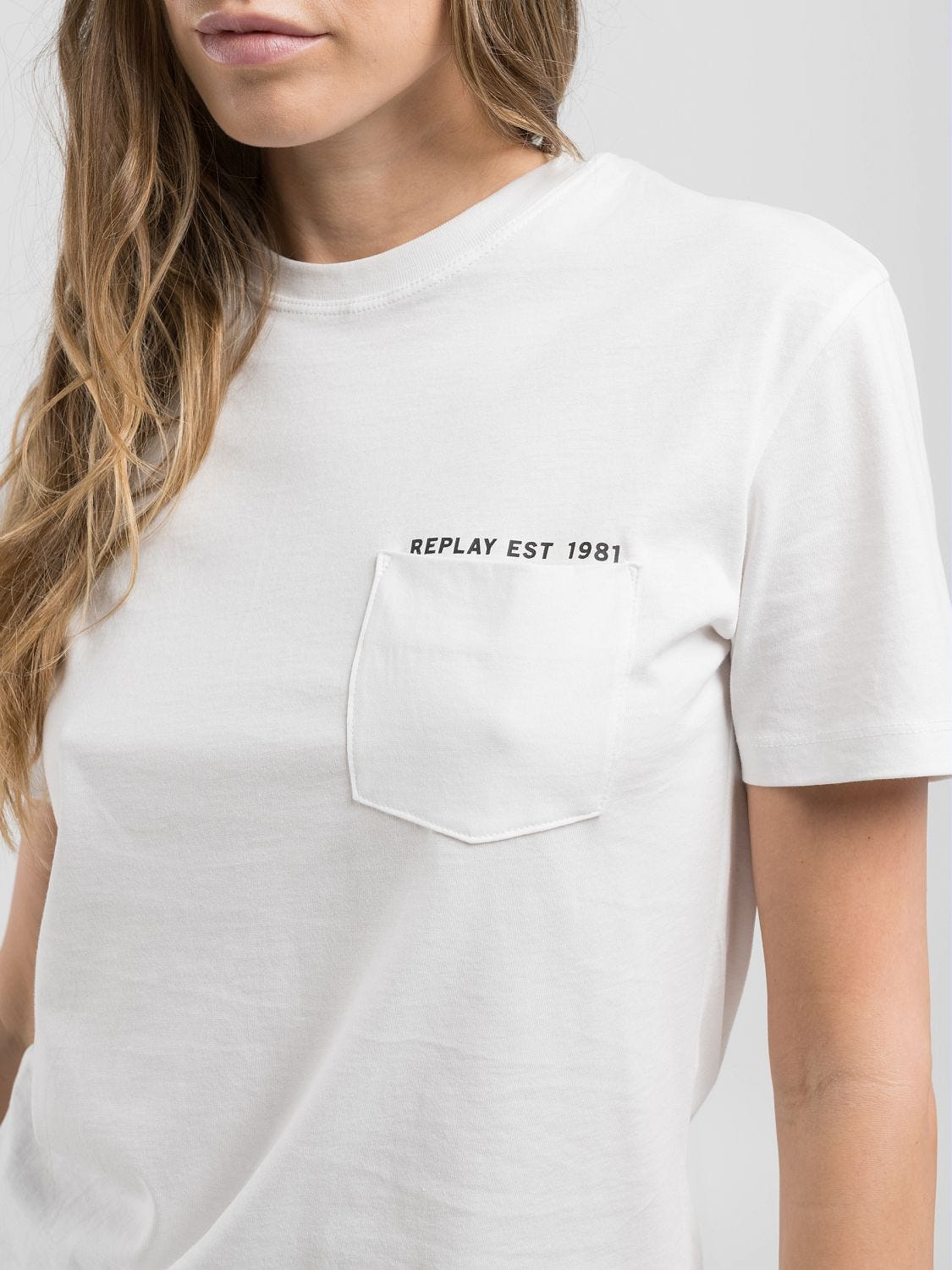 Regular-fit t-shirt with breast pocket Natural white