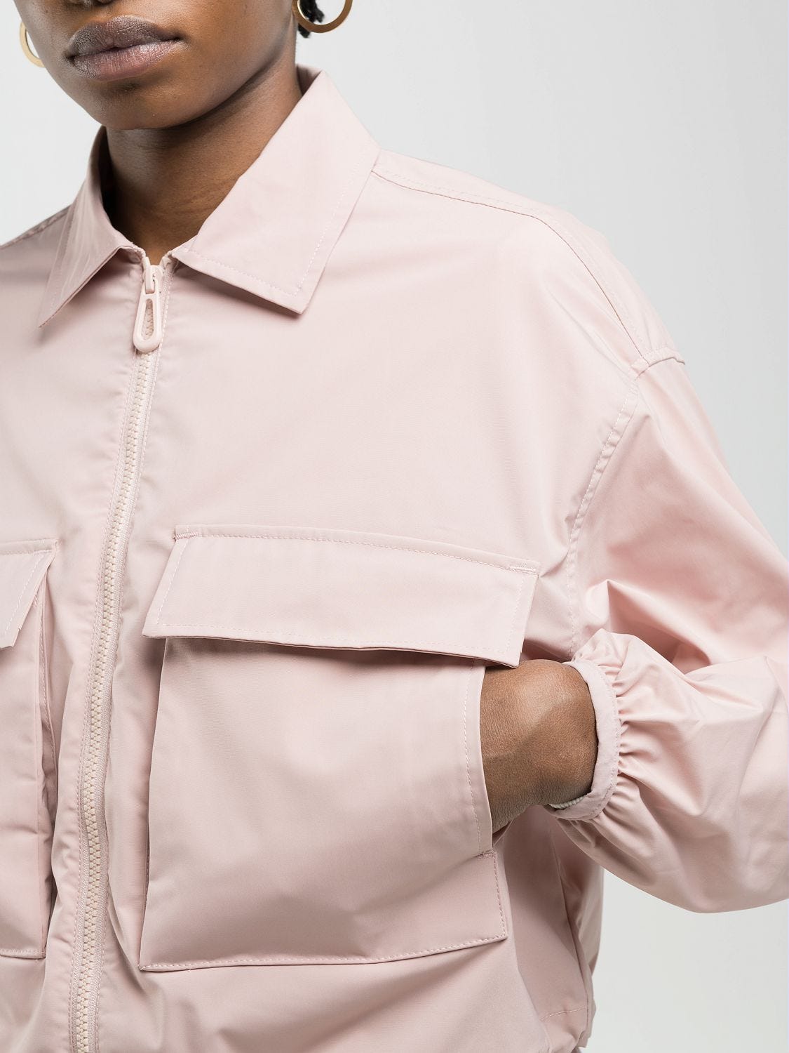 Cropped jacket with maxi-pockets Powder rose | Replay Jeans
