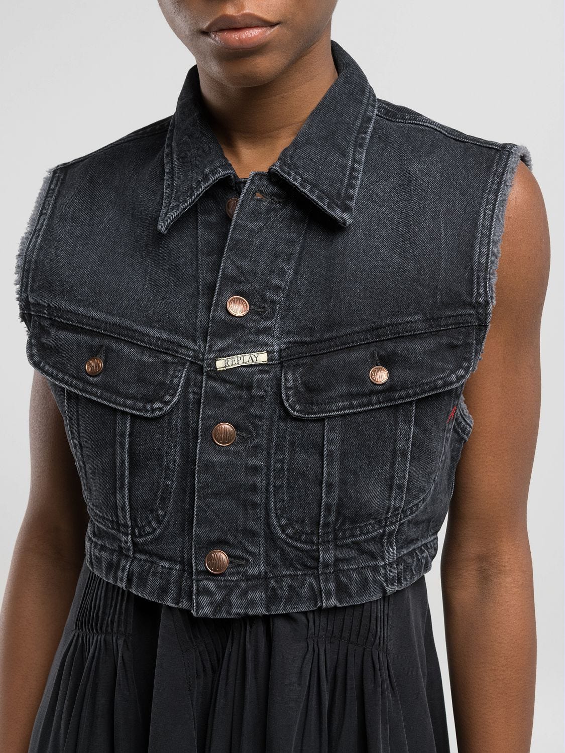 9zero1 cropped denim vest Black delavé | Replay Jeans 9zero1 cropped denim vest Black delavé | Replay Jeans