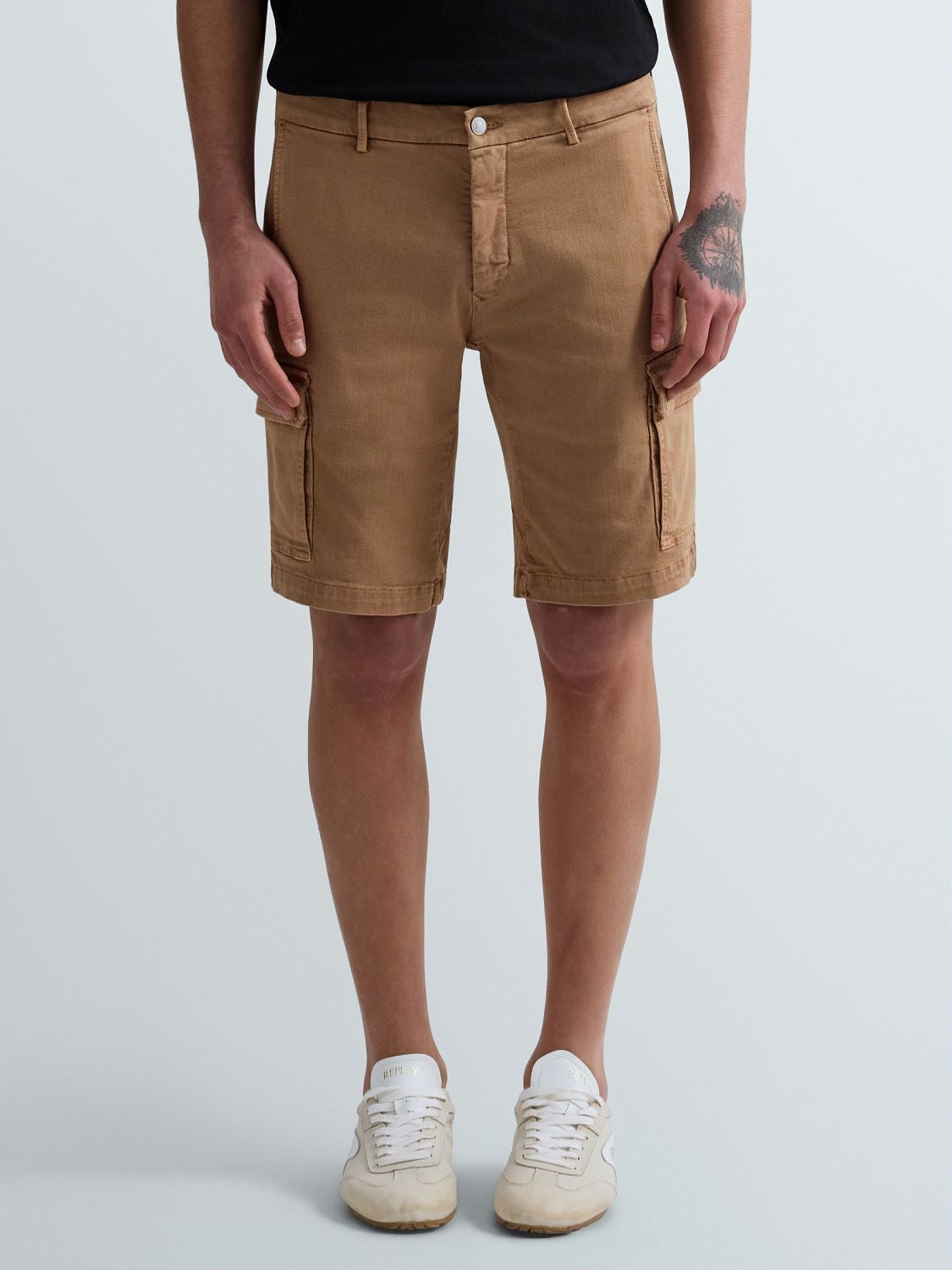 REPLAY VANNIE REGULAR-FIT SHORTS M9885E.000.8366197 OAK WOOD 2