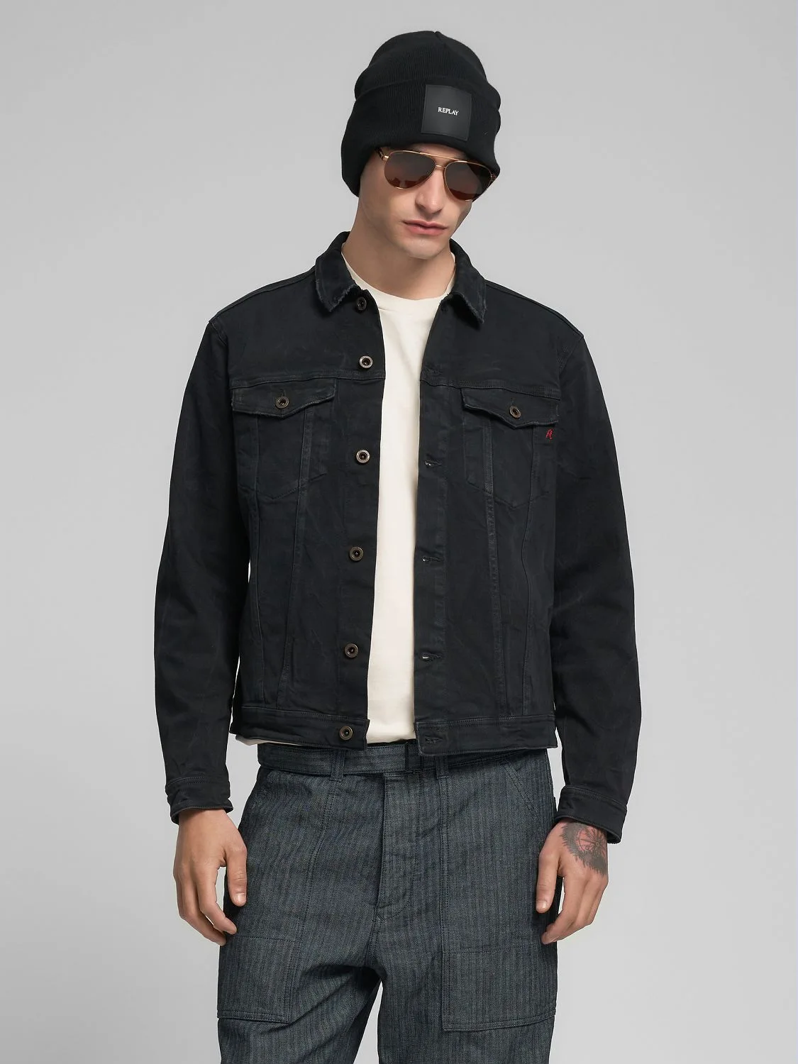 REPLAY REGULAR-FIT DENIM JACKET MV880 .000.203 964 BLACK 2