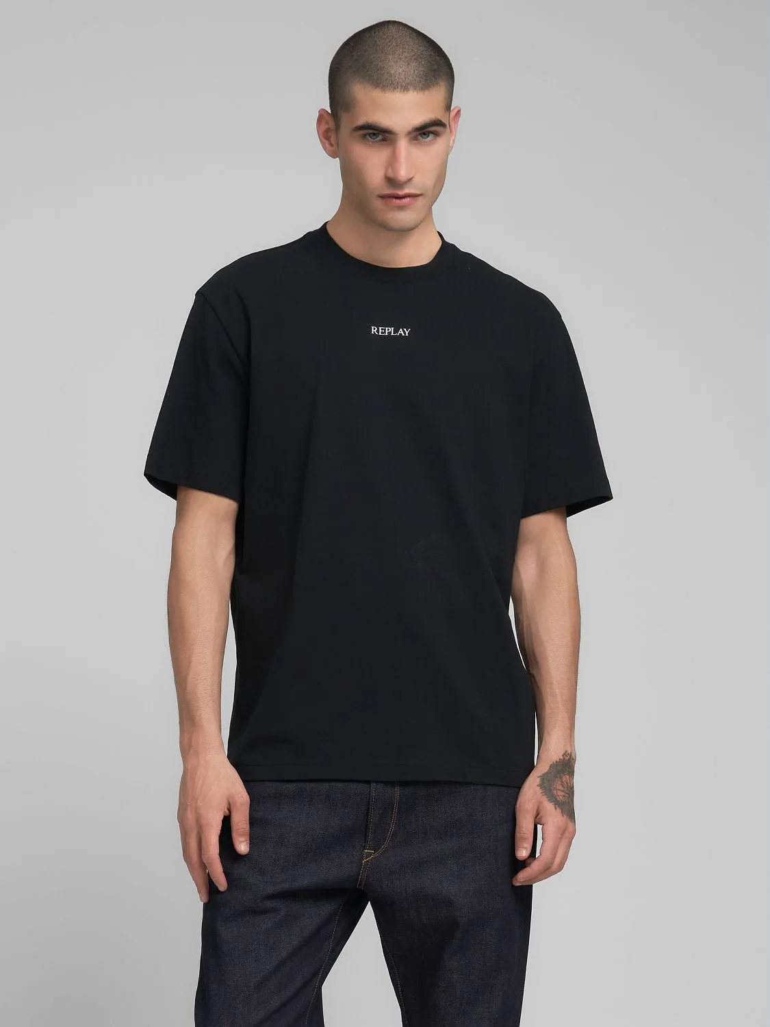 REPLAY COTTON T-SHIRT WITH REPLAY LETTERING M3100 .000.23608P BLACK 2