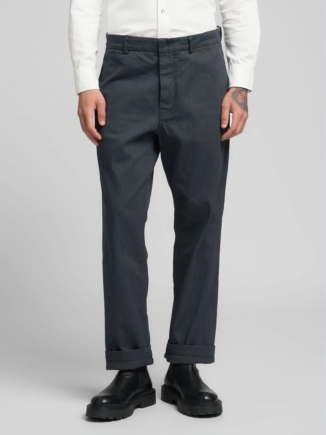 REPLAY KOEEN RELAXED-FIT CHINO JEANS MB9958.000.968 07A DARK GREY 2