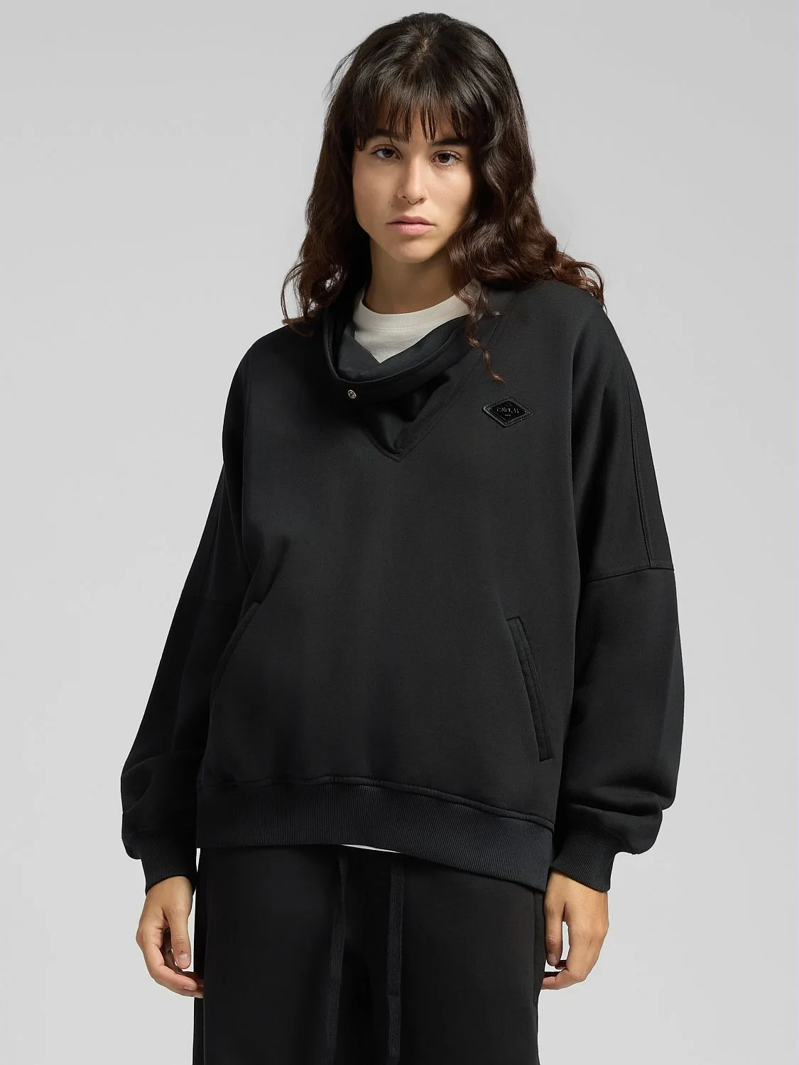 REPLAY FELPA A COLLO ALTO INCROCIATO W3509 .000.23942 BLACK 2