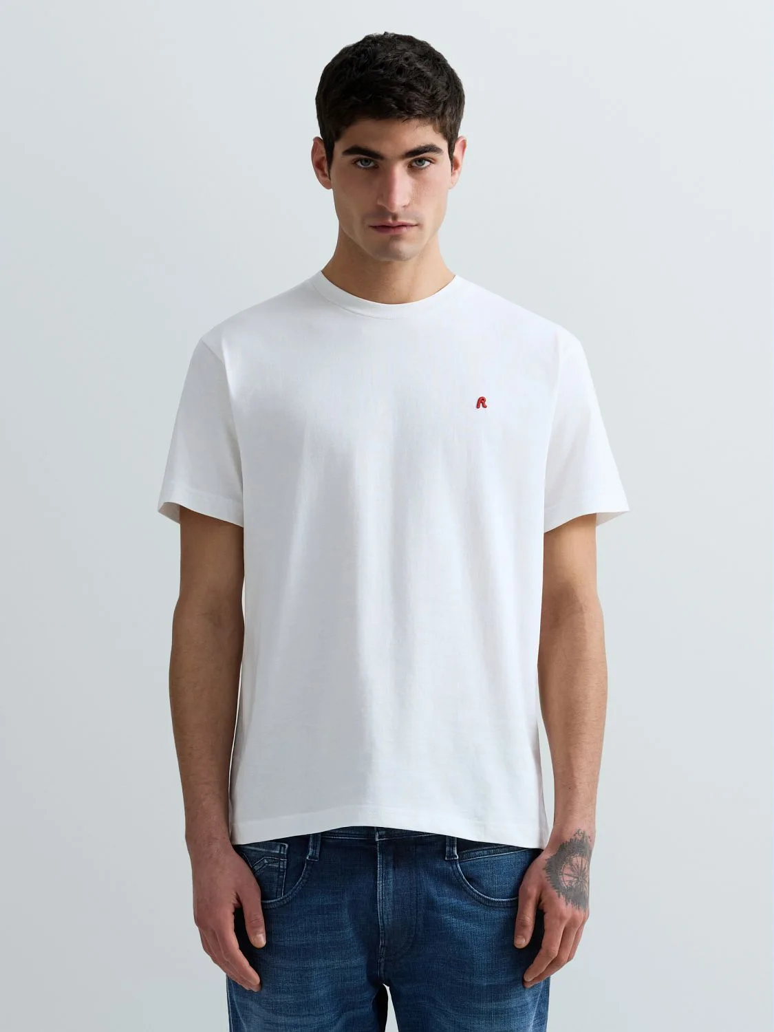 REPLAY JERSEY T-SHIRT WITH RED R LOGO M3015 .000.2660 NATURAL WHITE 2