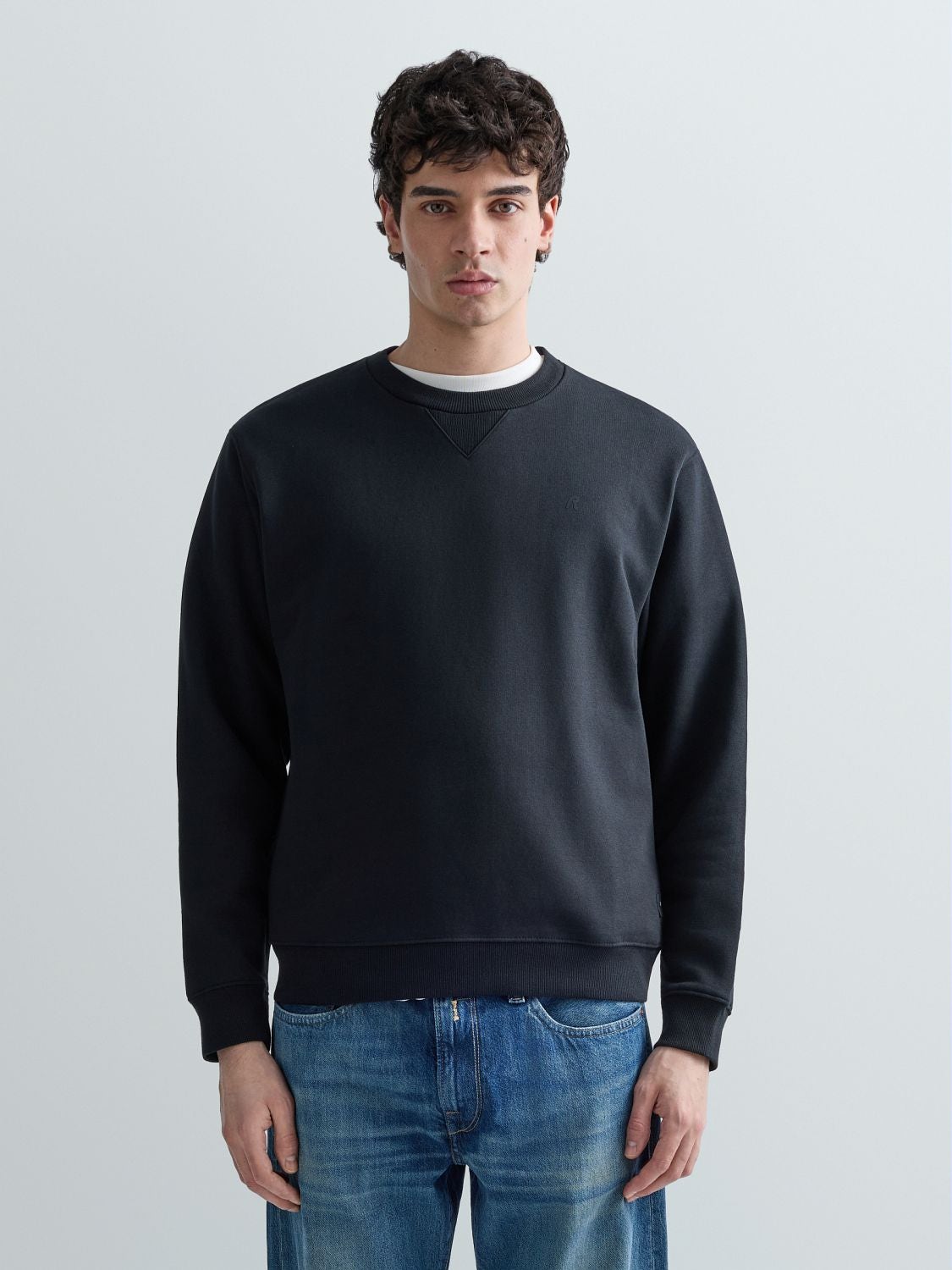REPLAY COTTON-BLEND CREW-NECK SWEATSHIRT M3102 .000.23832 BLACK 2