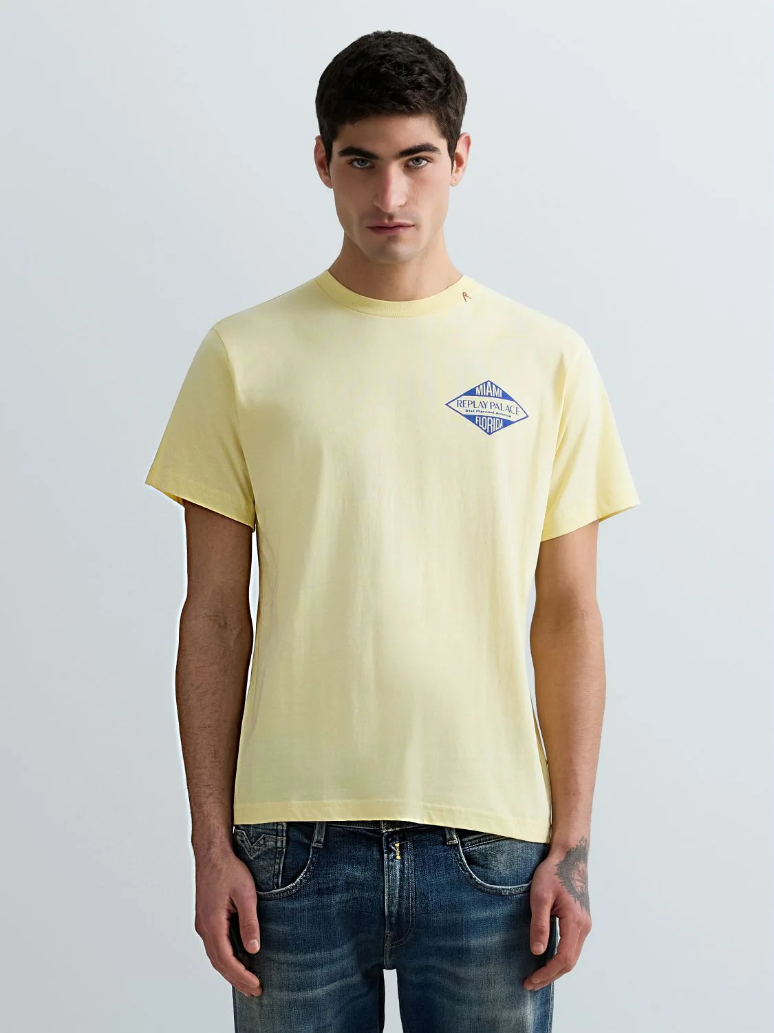 REPLAY MIAMI-PRINT JERSEY T-SHIRT M3344 .000.2660 PALE YELLOW. 2
